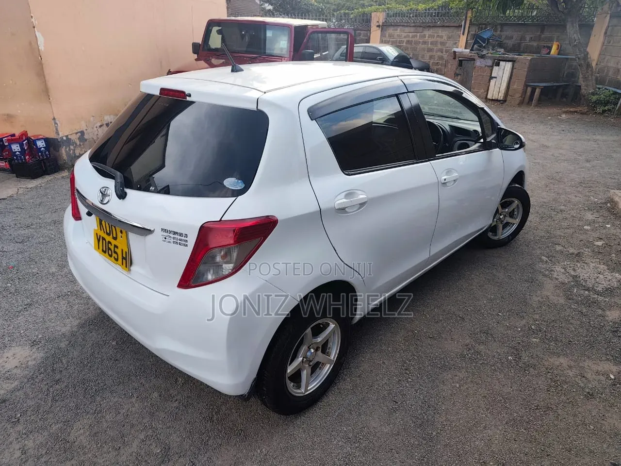 Toyota Vitz 2014 White