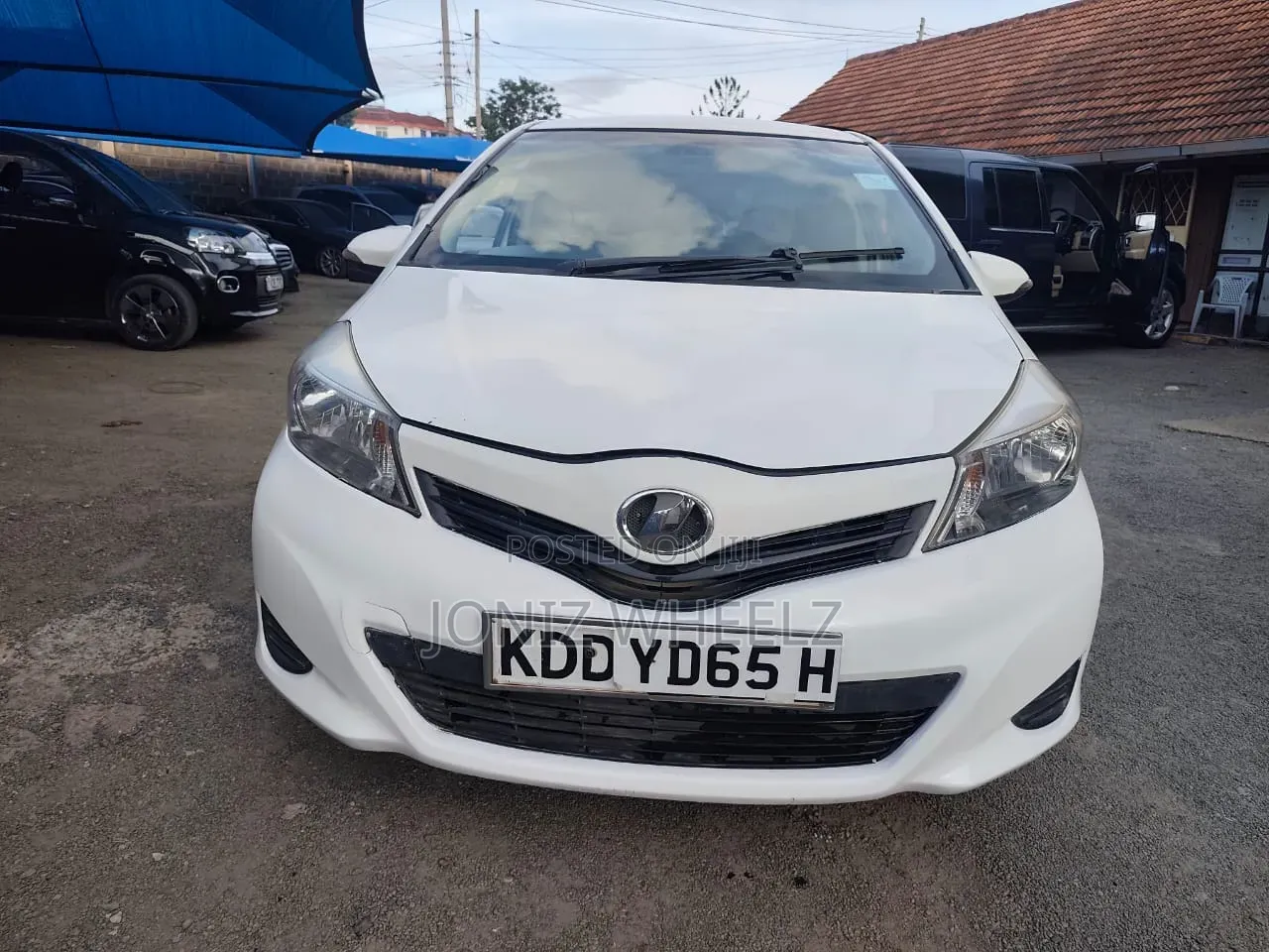 Toyota Vitz 2014 White