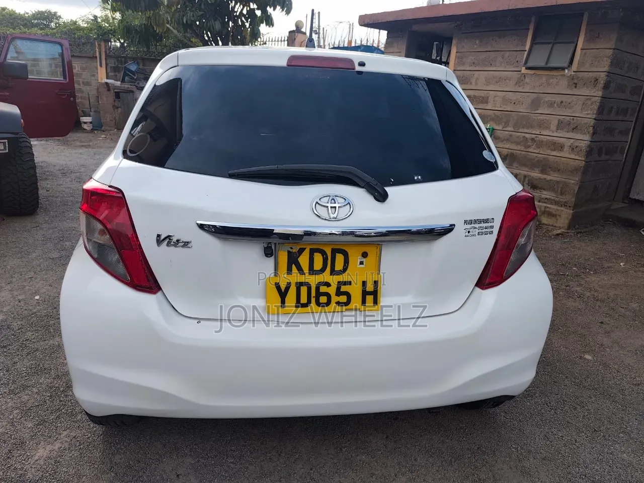 Toyota Vitz 2014 White