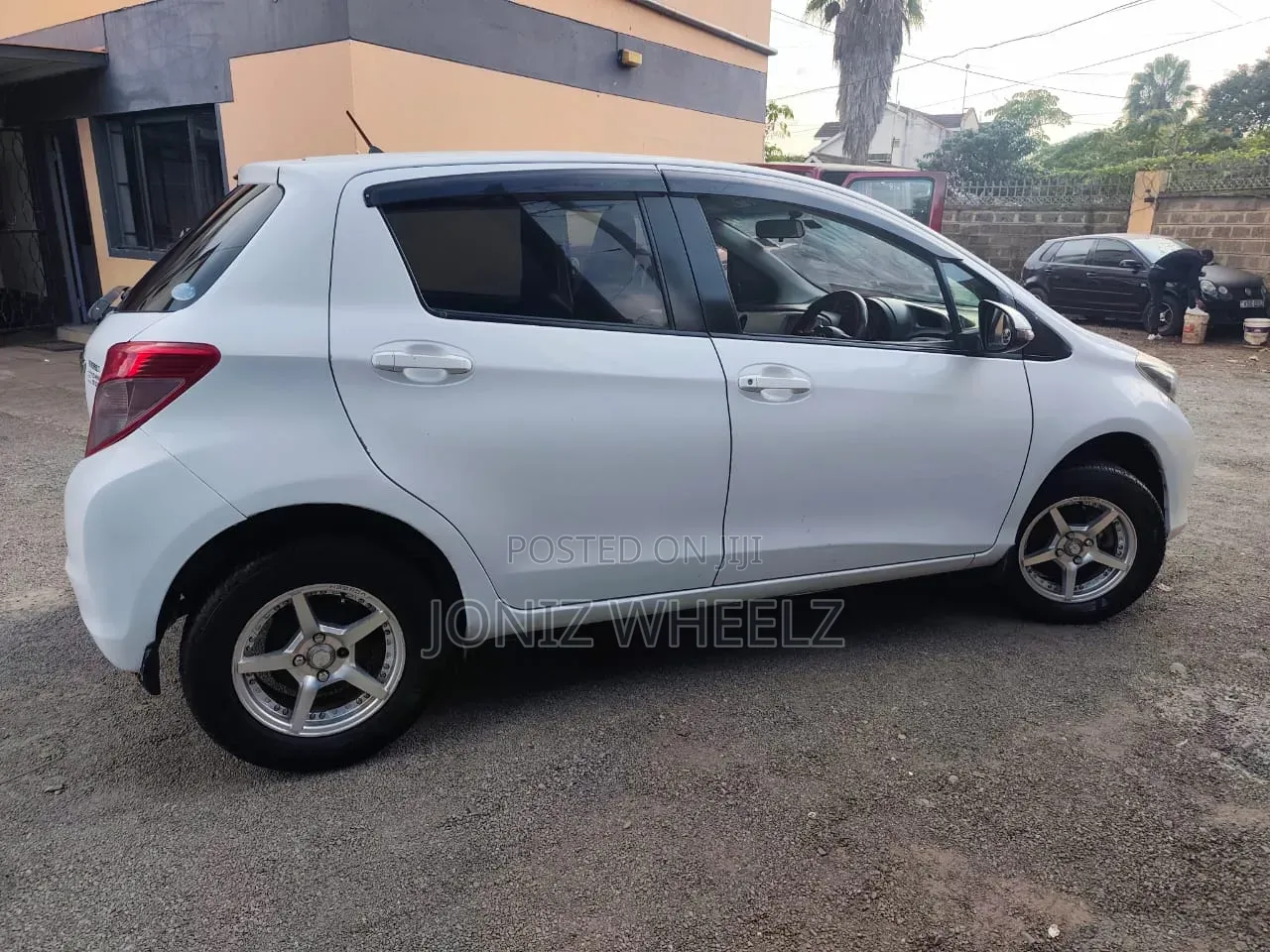Toyota Vitz 2014 White