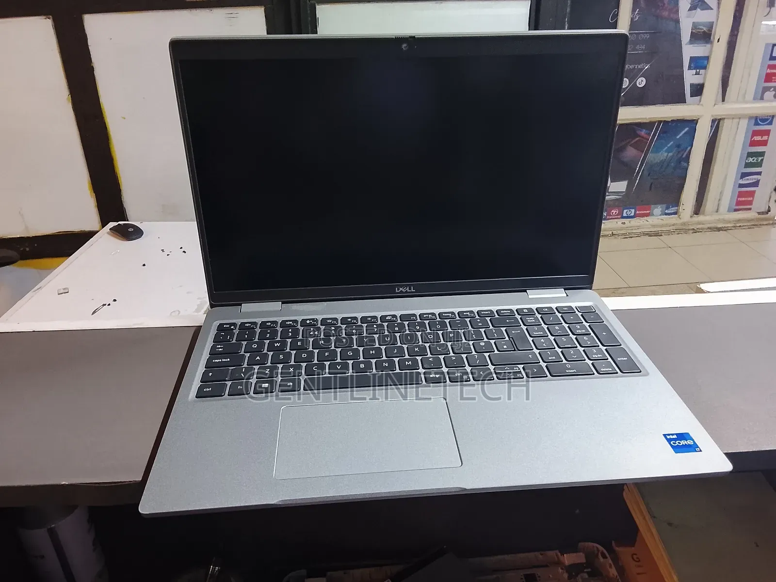 Laptop Dell Latitude 5520 8GB Intel Core i7 SSD 256GB