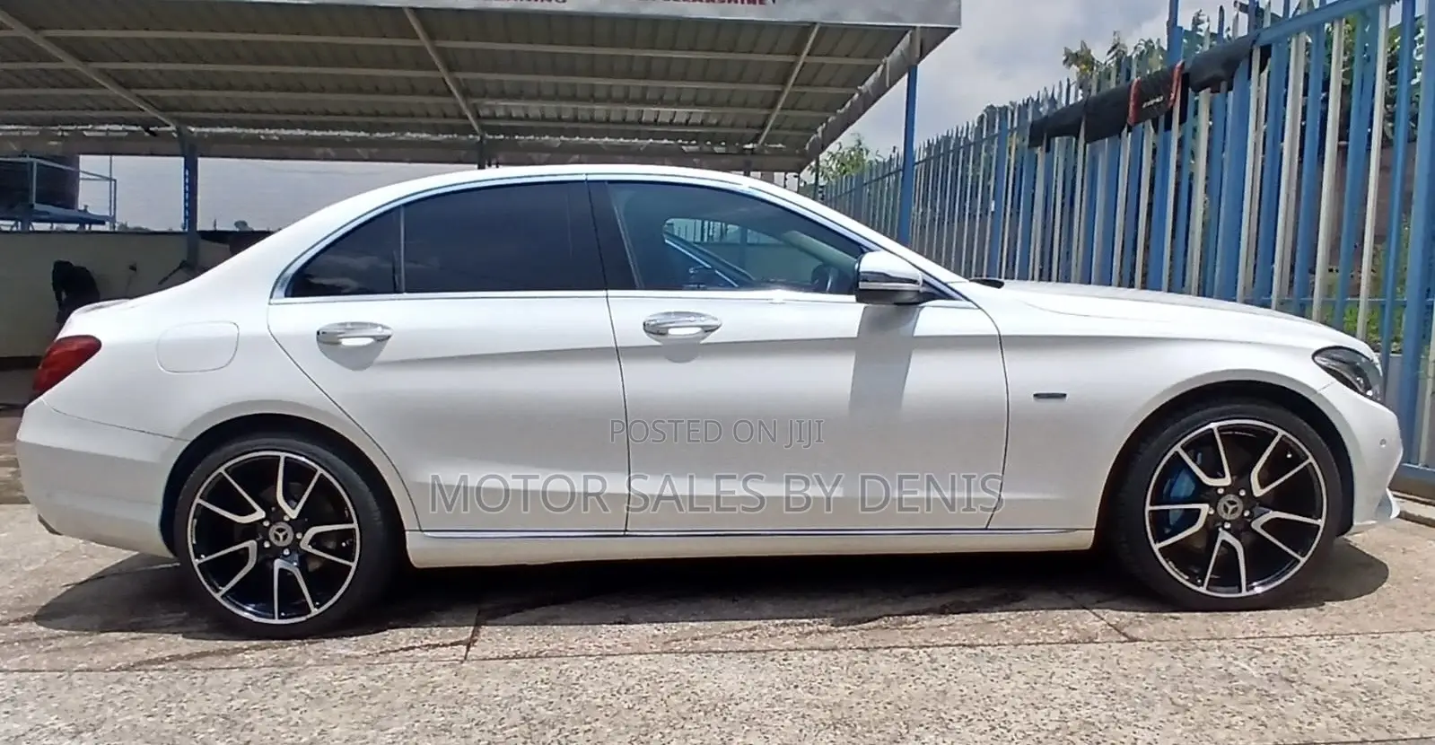 Mercedes-Benz C350 C350e Hybrid RWD 2017 White