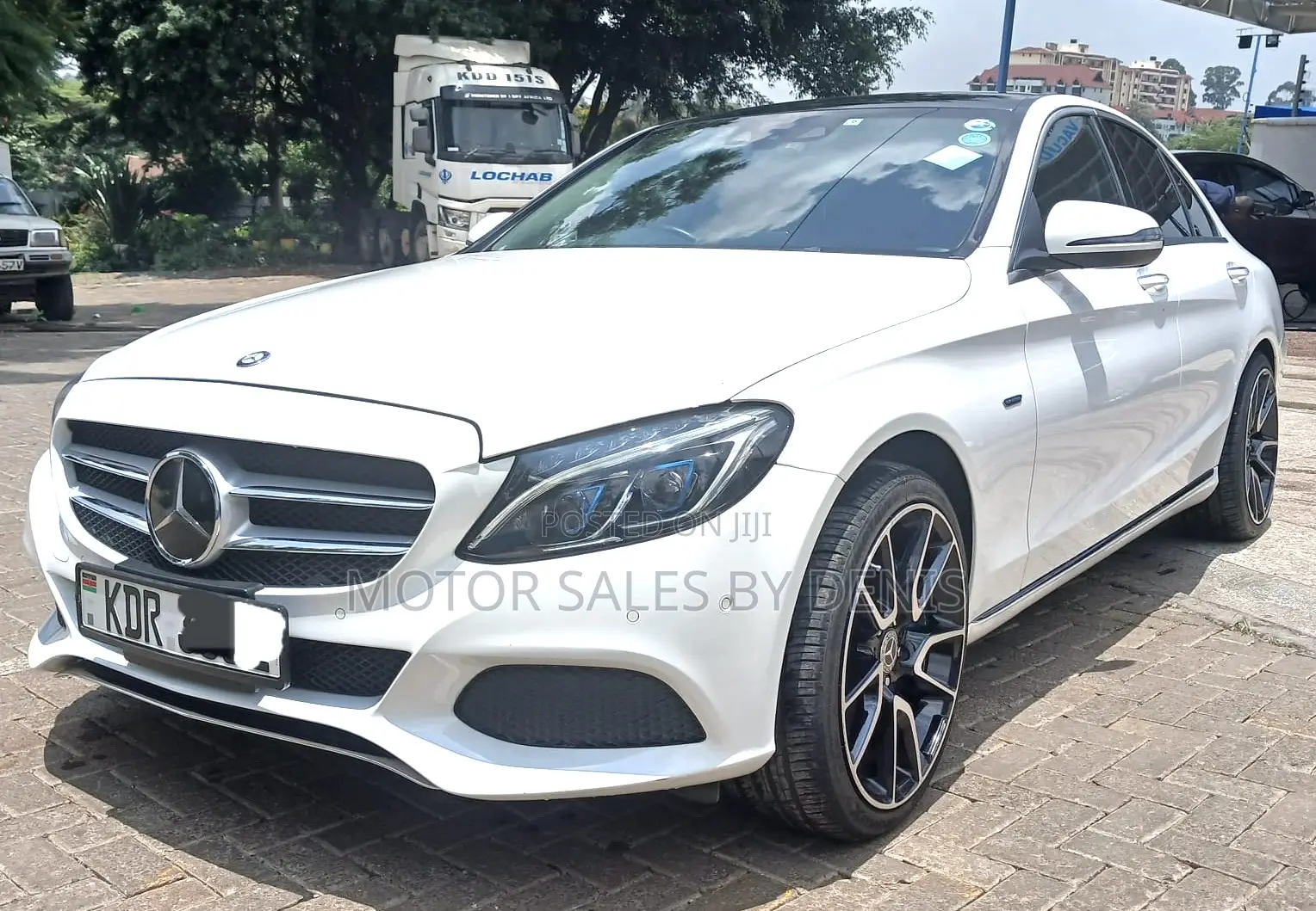 Mercedes-Benz C350 C350e Hybrid RWD 2017 White
