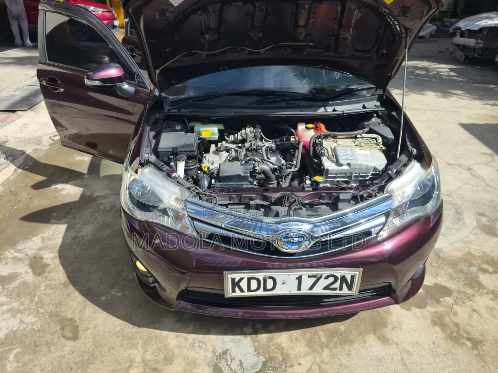 Toyota Axio 1.5 Hybrid 2WD 2014 Purple