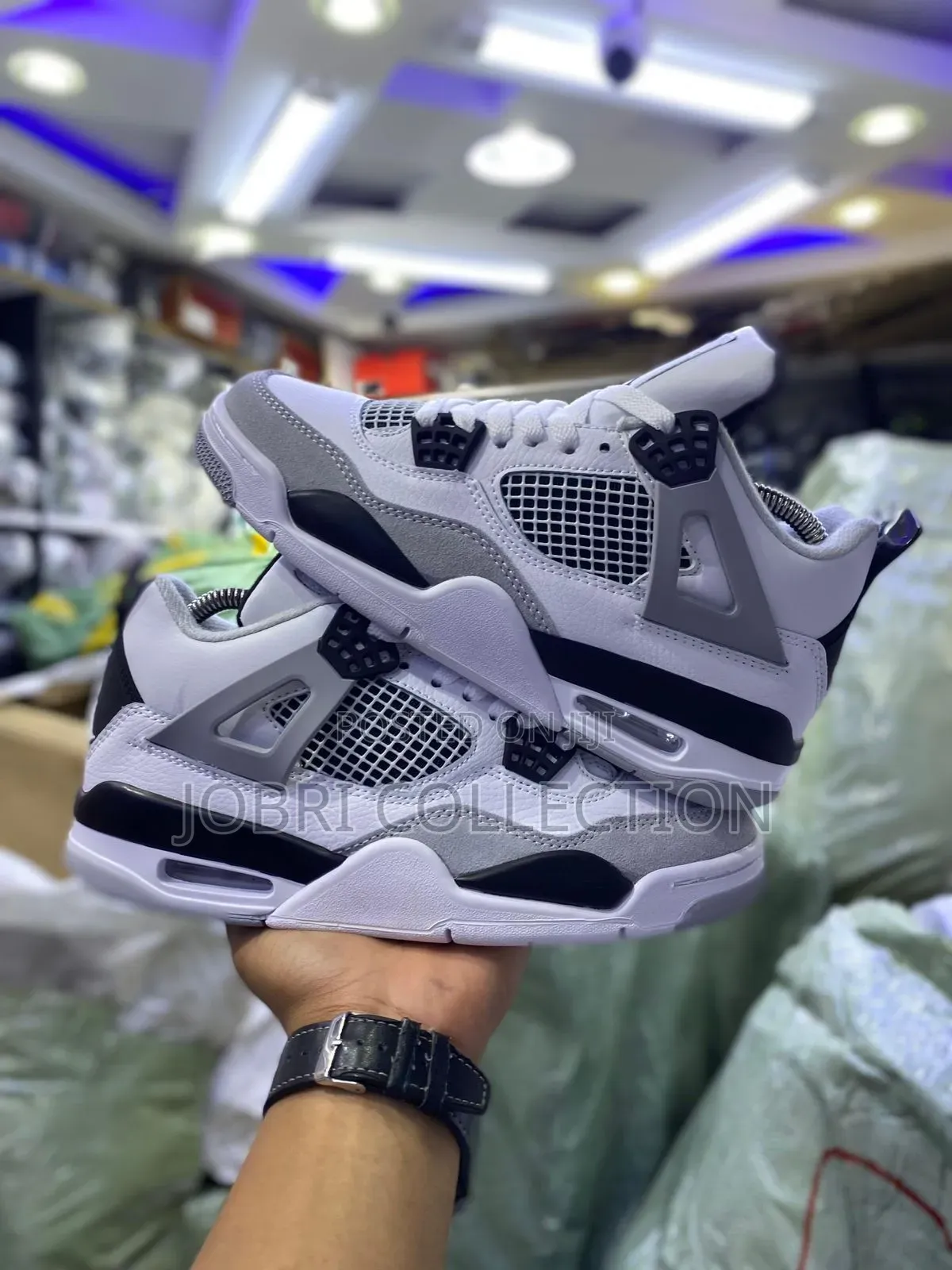 Air Jordan 4 Retro Sneakers