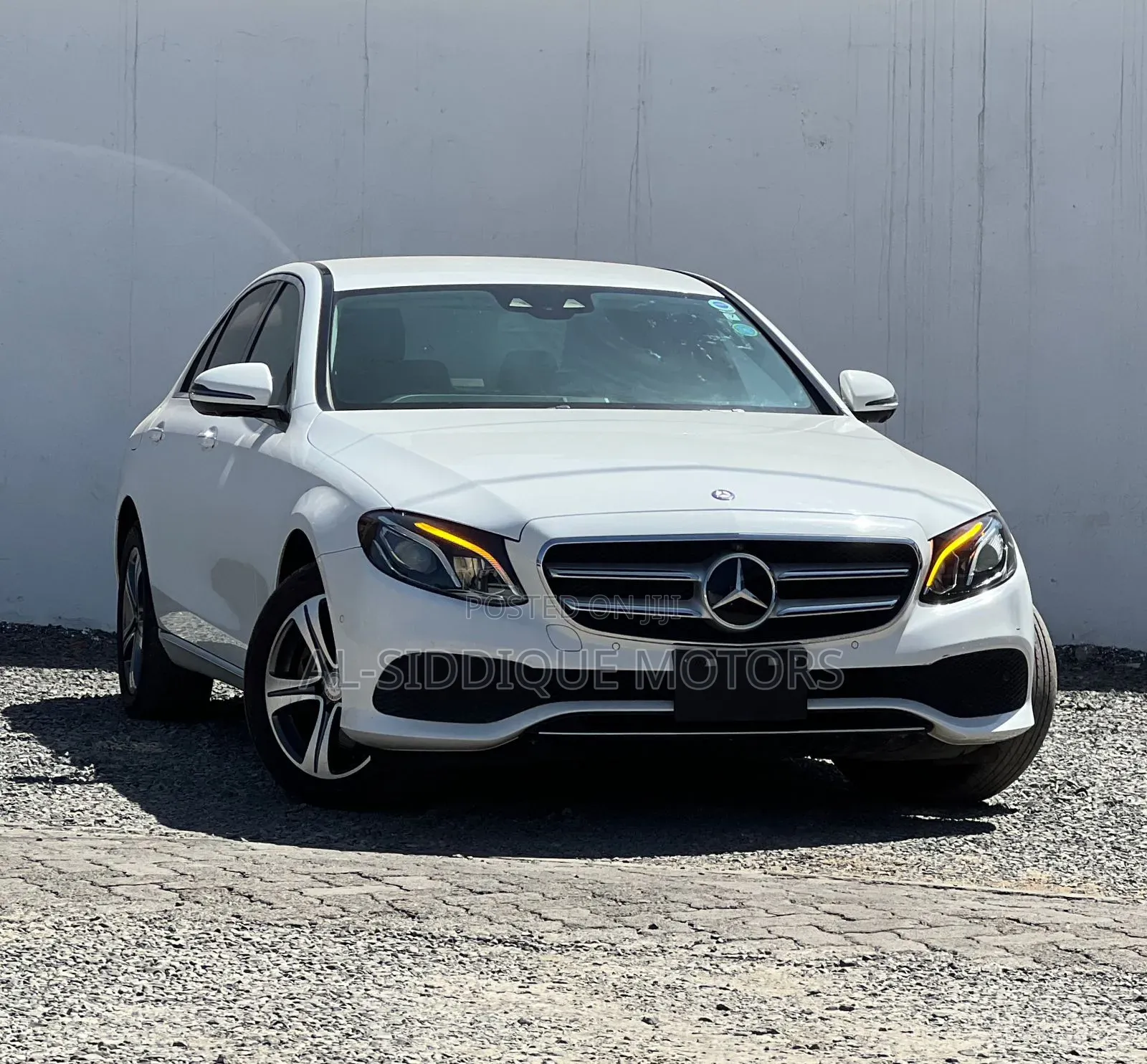 Mercedes-Benz E200 2017 Blue