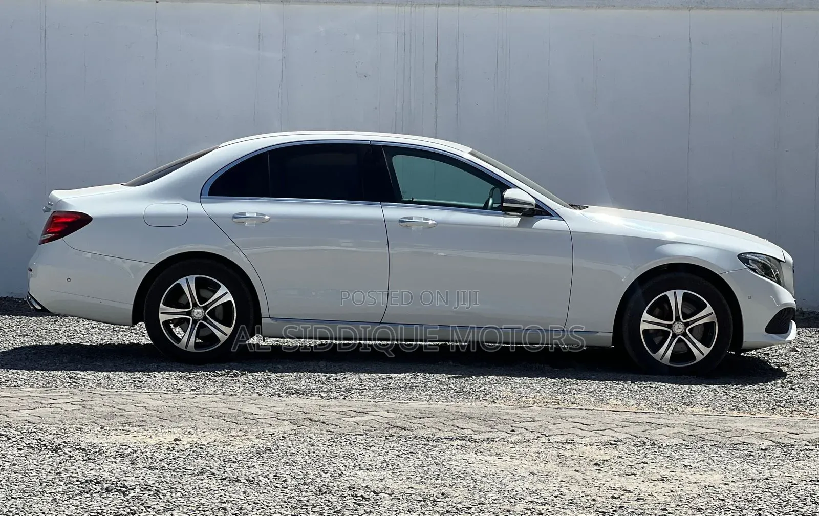 Mercedes-Benz E200 2017 Blue
