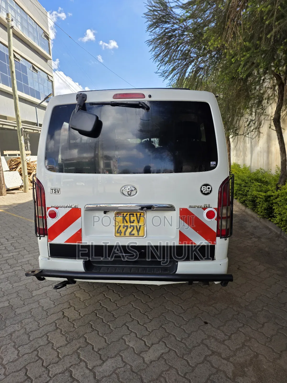 Toyota HiAce 2012 White