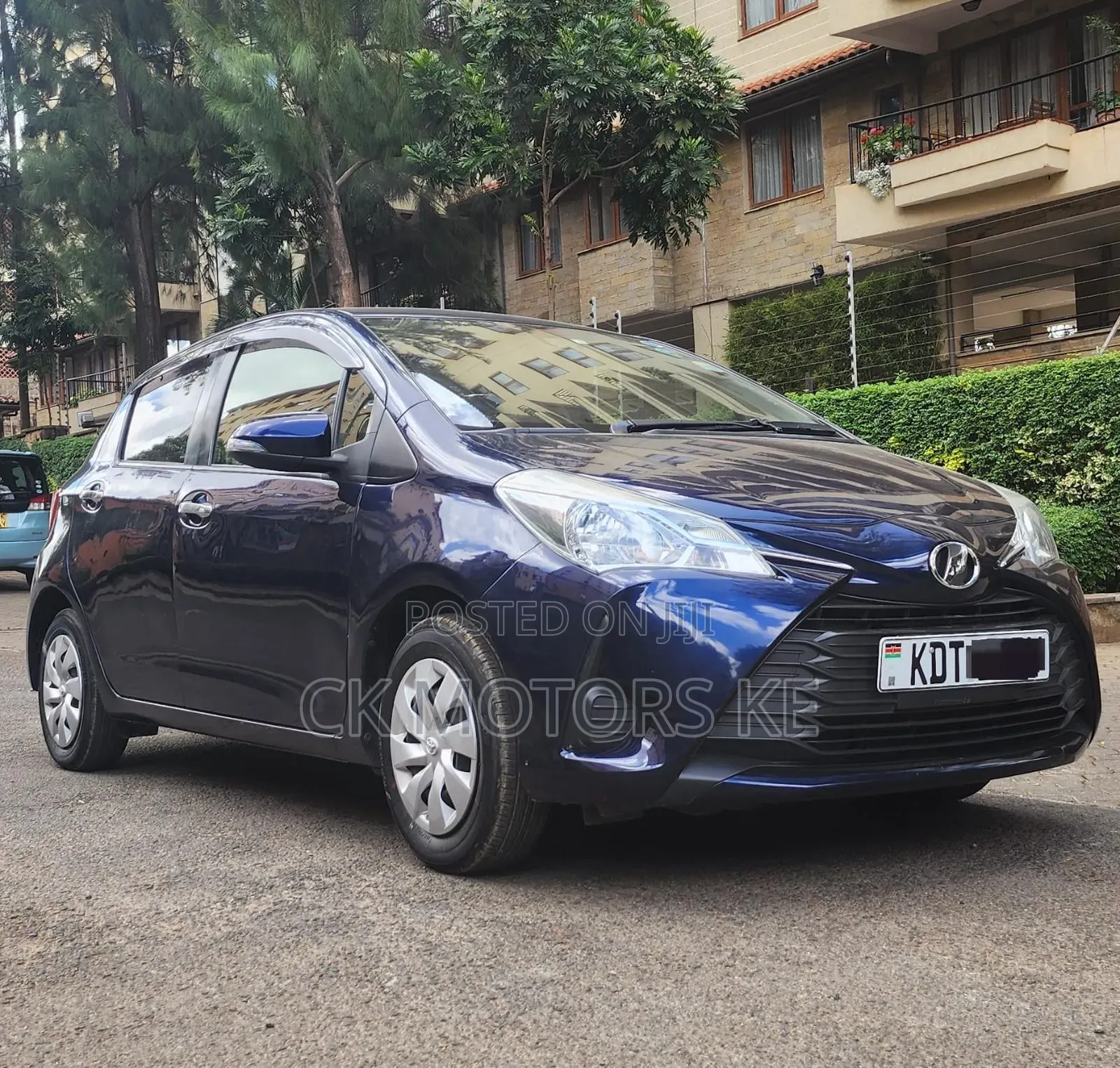 Toyota Vitz 1.0 FWD 5dr 2018 Blue