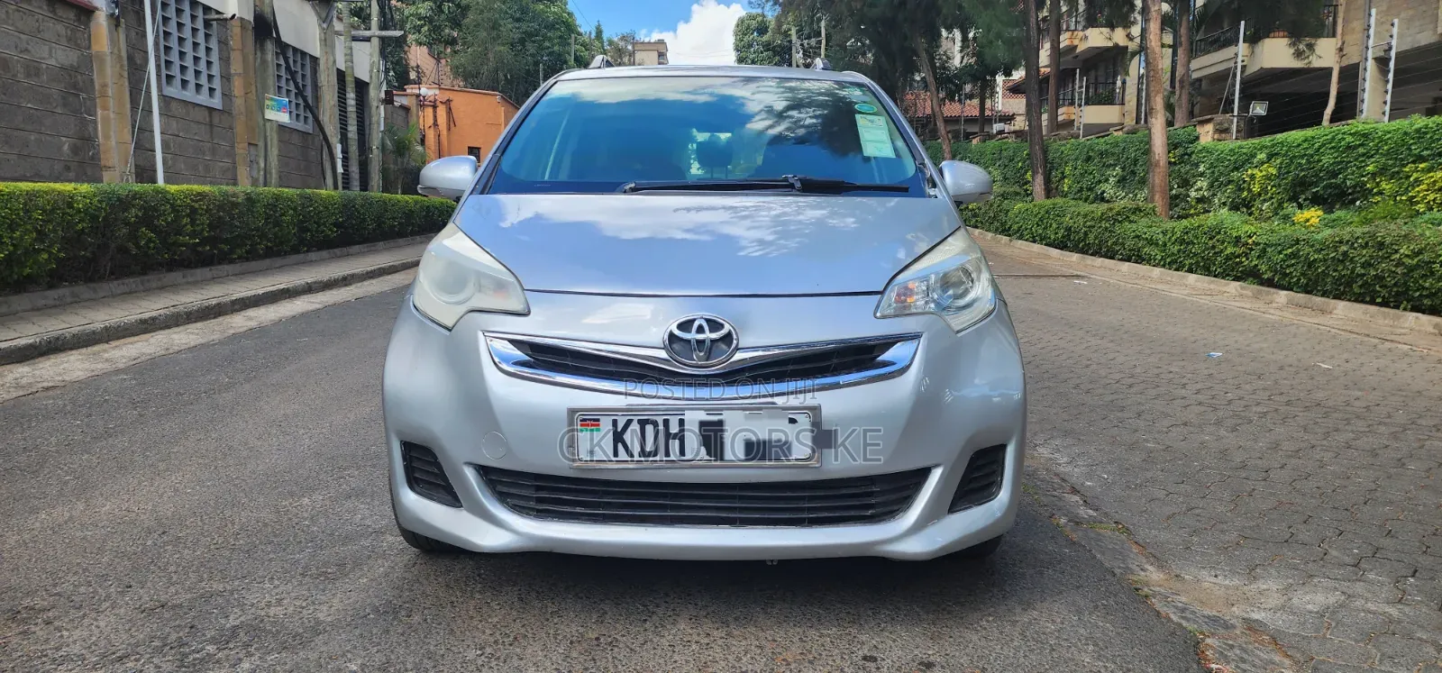 Toyota Ractis 1.3 FWD 2014 Silver