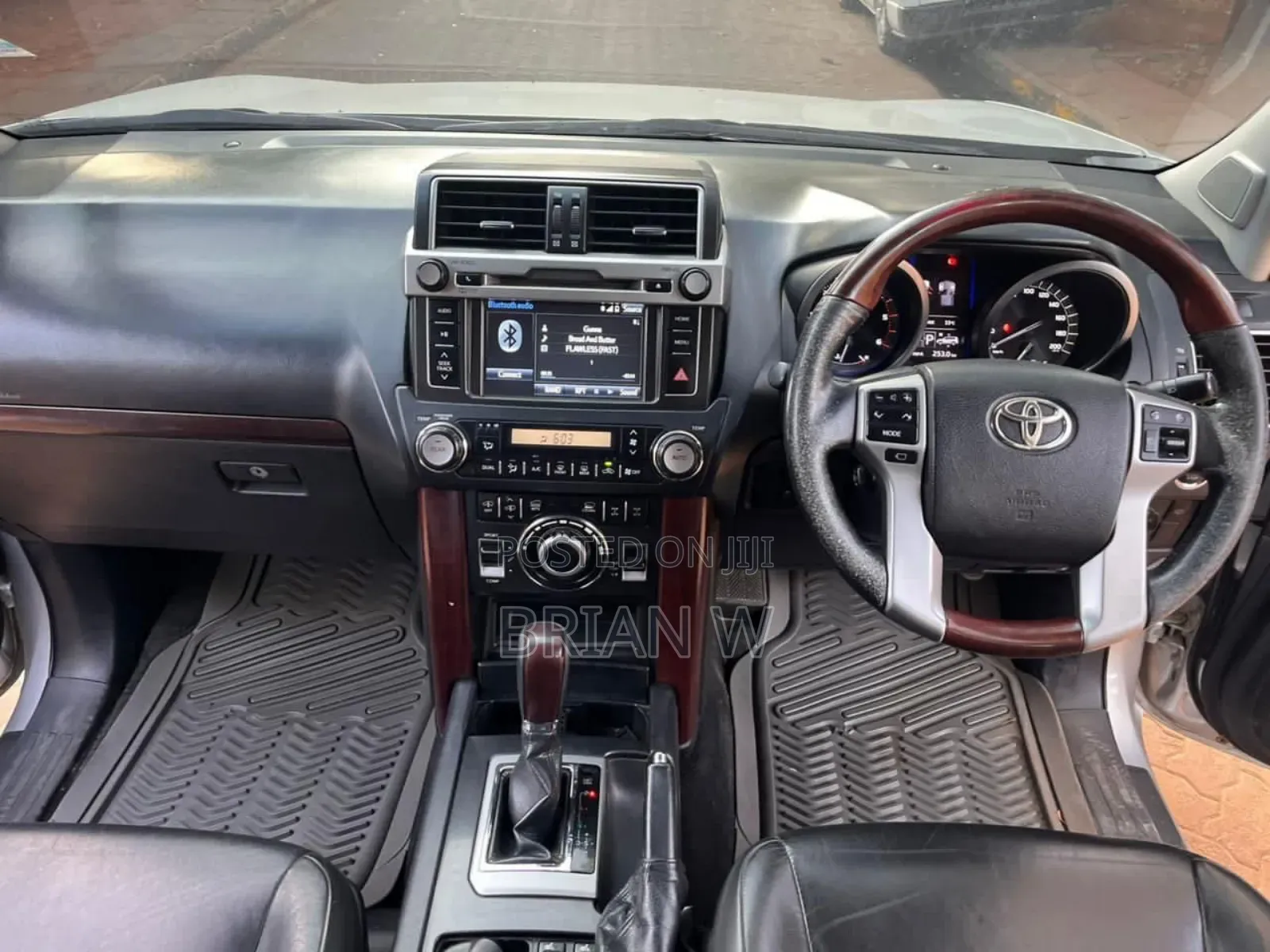 Toyota Land Cruiser Prado 2015 Silver
