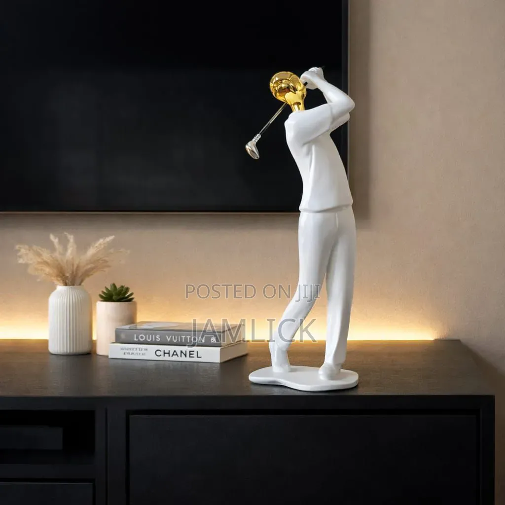 Handmade Golfing Resin Figurine - Pl