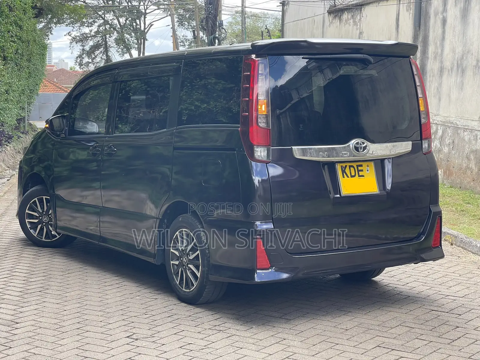 Toyota Noah 2014 Brown