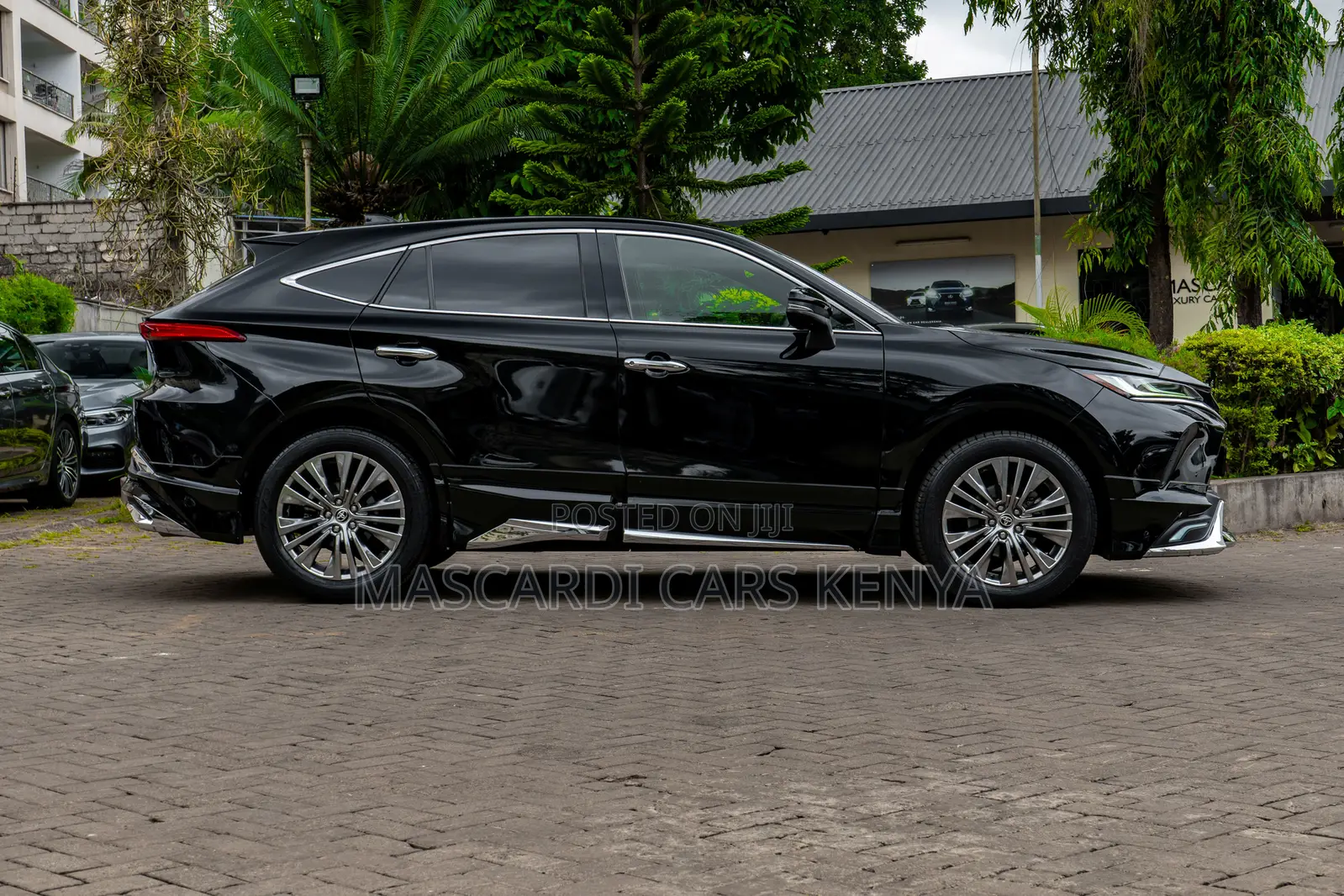 Toyota Harrier 2.0 4WD 2020 Black