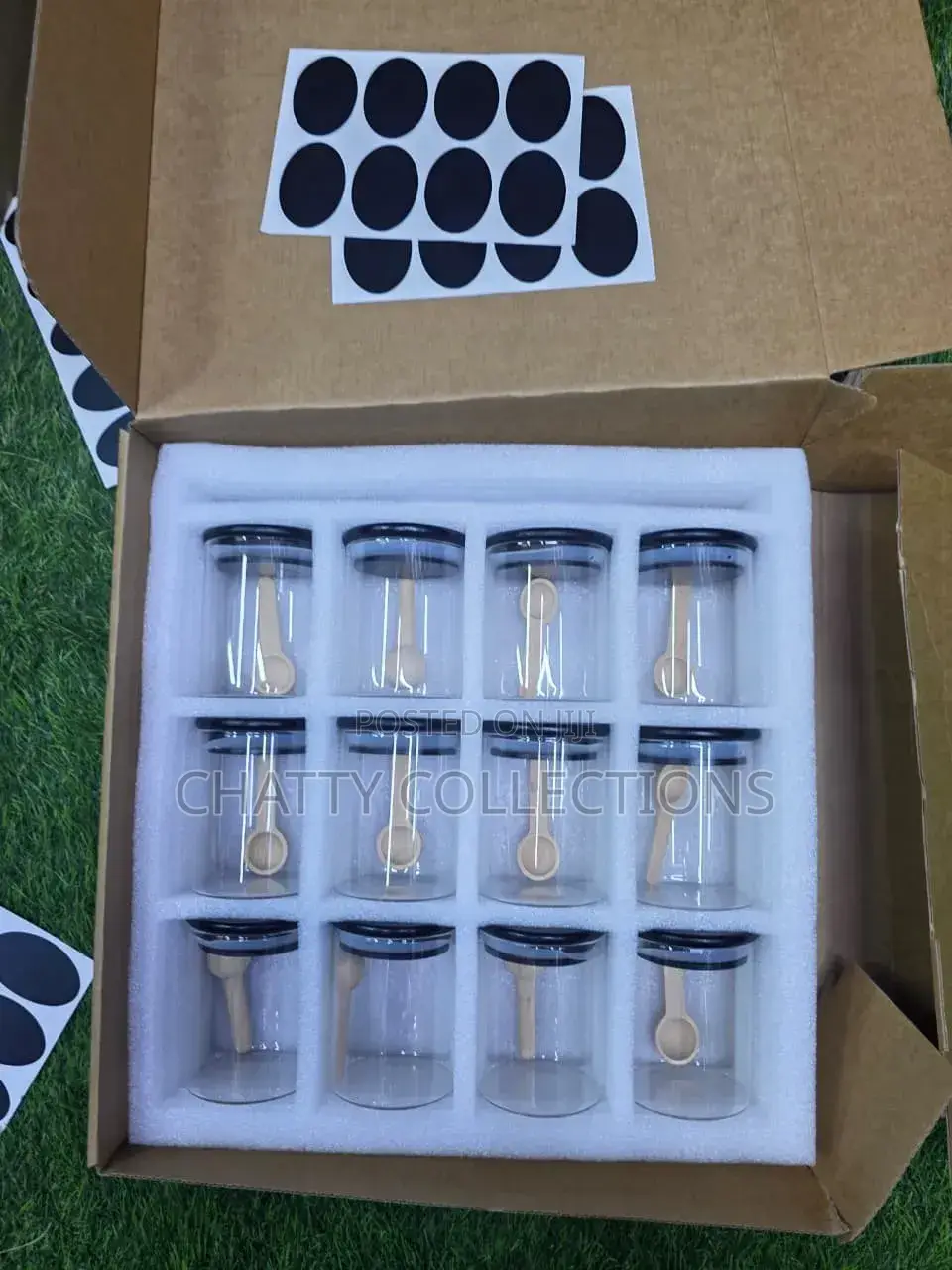 250 Ml 12 Pieces Spice Bottles With Bamboo Scooping Spoons 
Black Lid