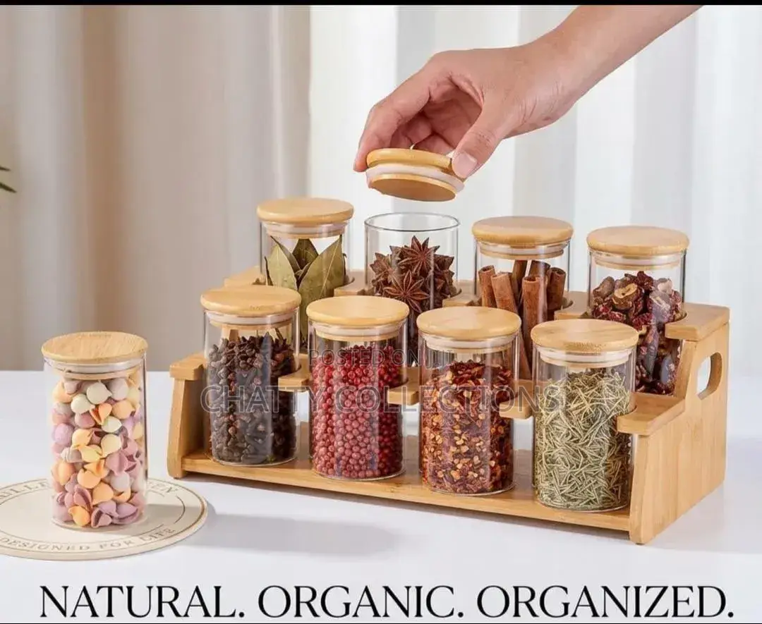 8 Pieces Classic Style Round Borosilicate Glass Jar Set
With Rack