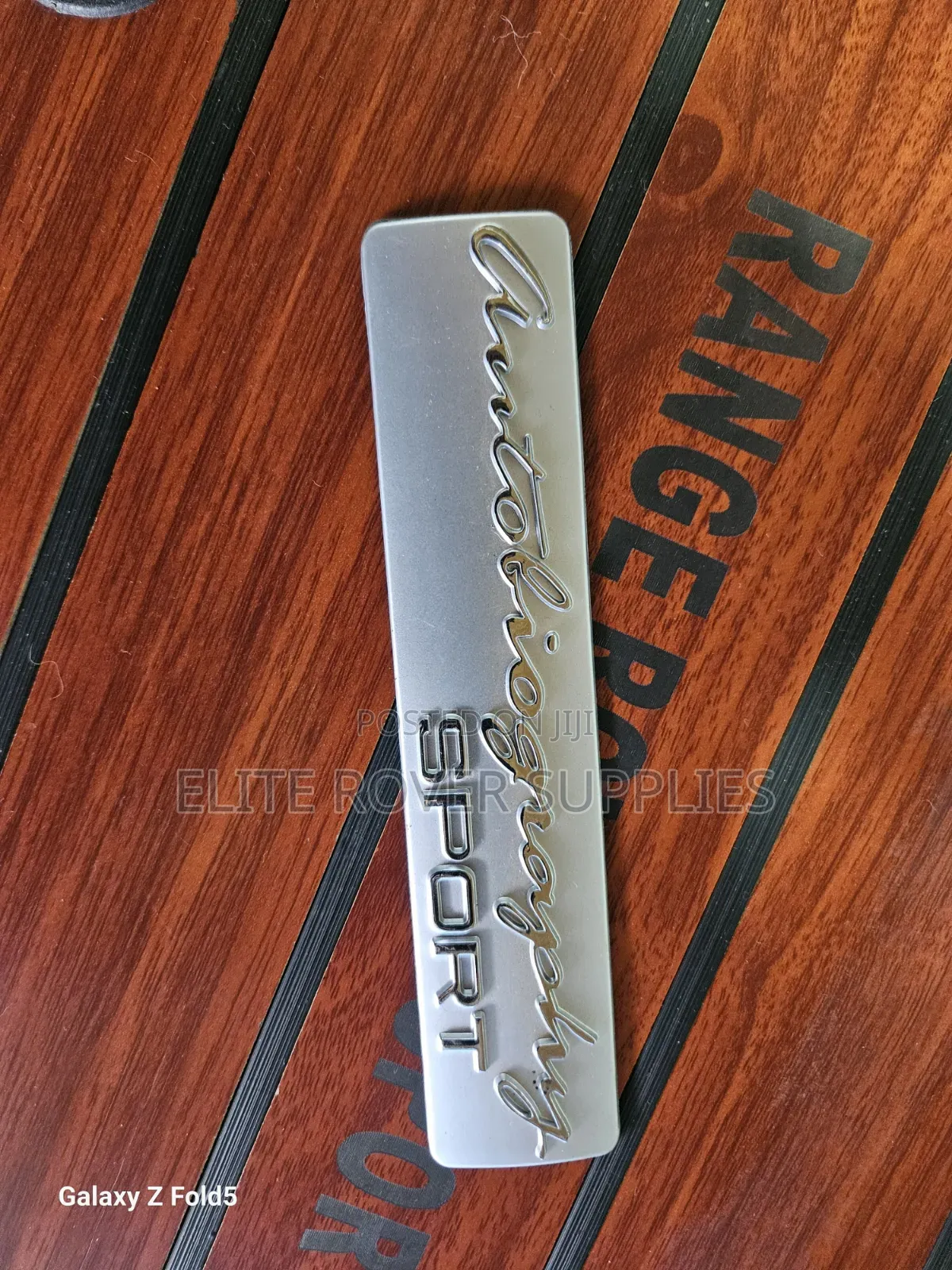 Land Rover Range Rover Emblems