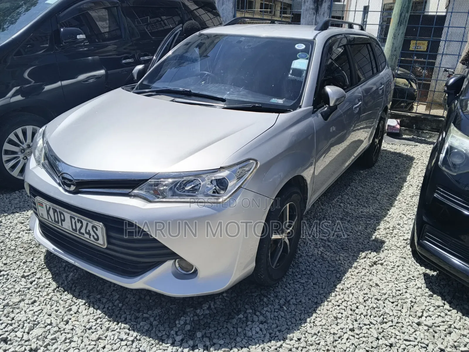 Toyota Corolla Fielder 2017 Silver
