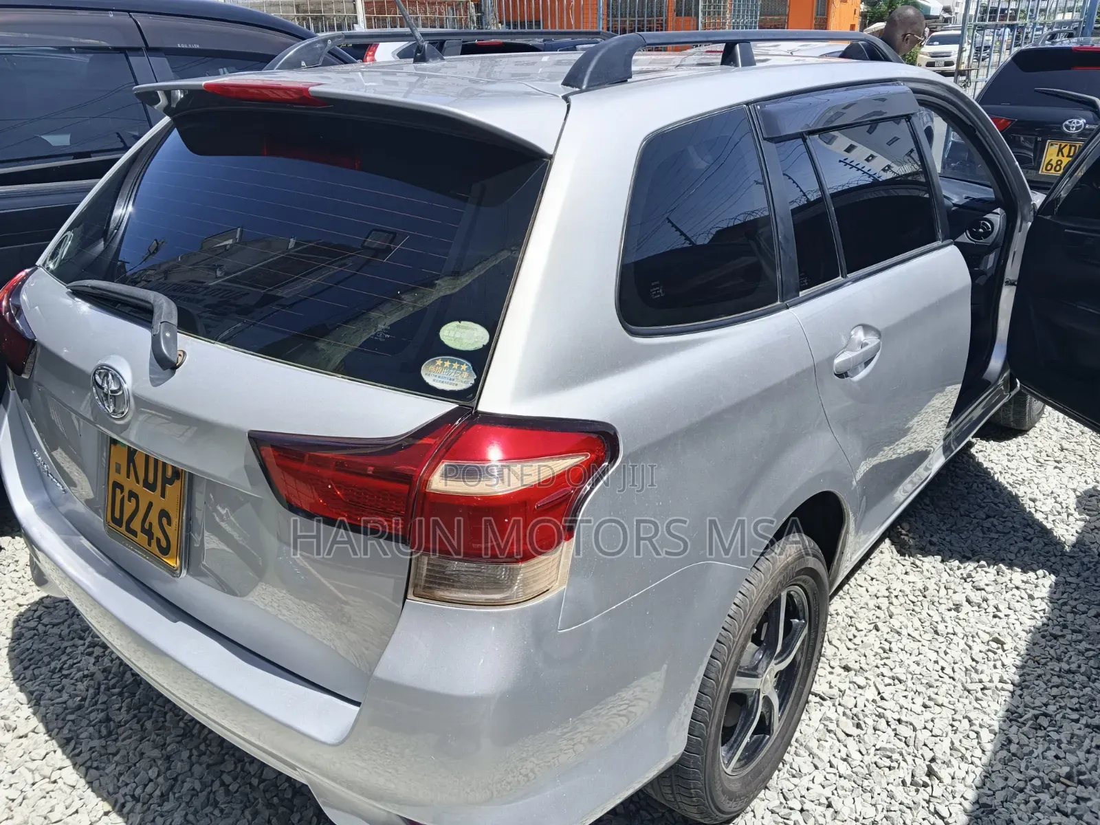 Toyota Corolla Fielder 2017 Silver