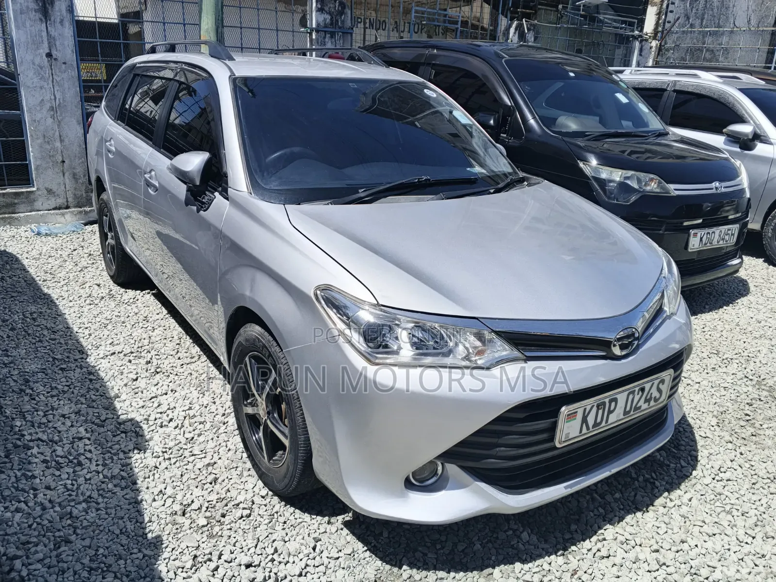 Toyota Corolla Fielder 2017 Silver