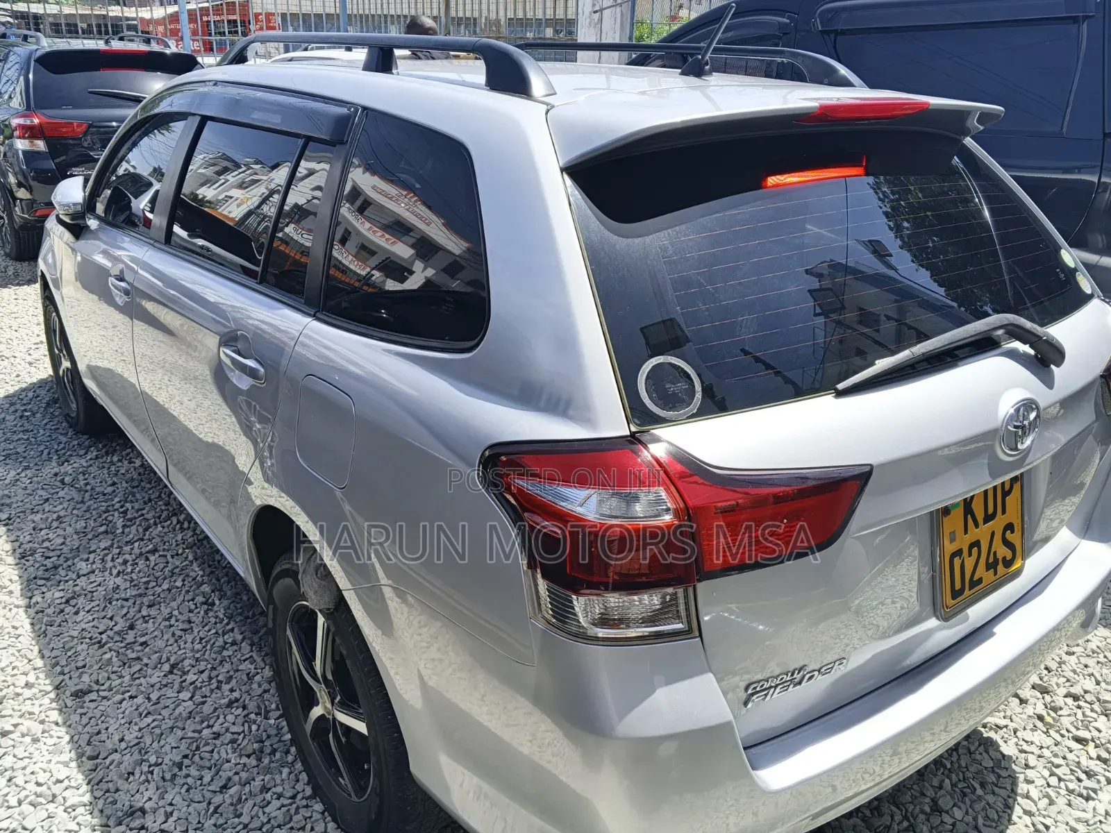 Toyota Corolla Fielder 2017 Silver