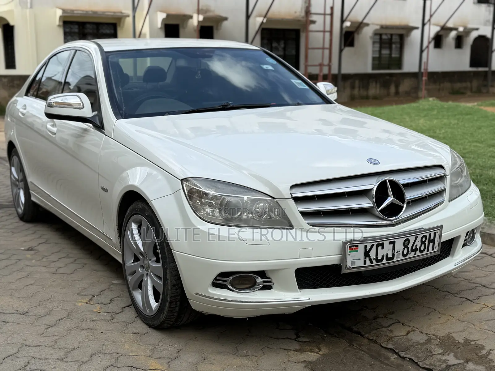 Mercedes-Benz C200 2010 Pearl