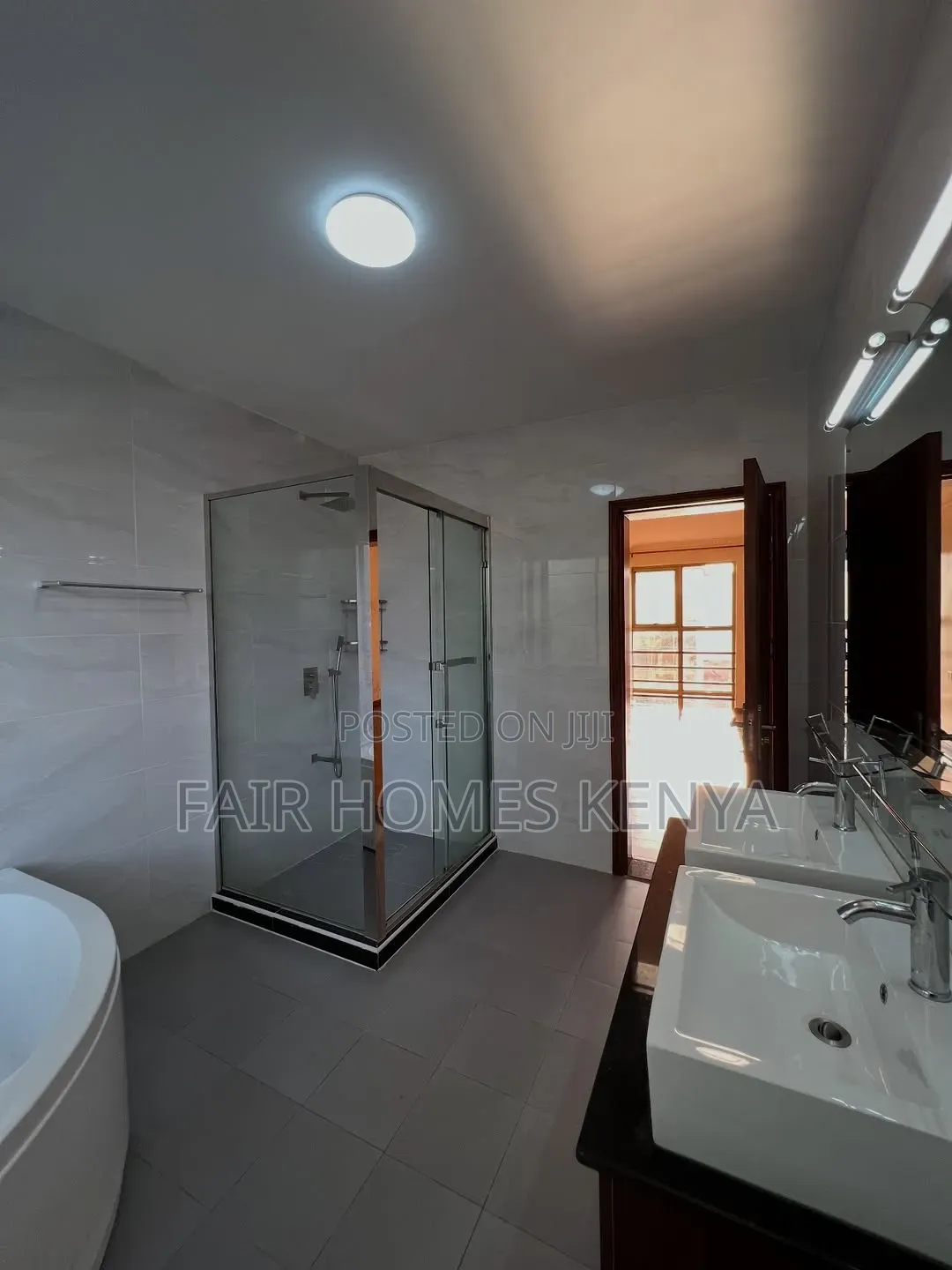 5bdrm Townhouse / Terrace in Chalbi Drive, Muthangari for rent