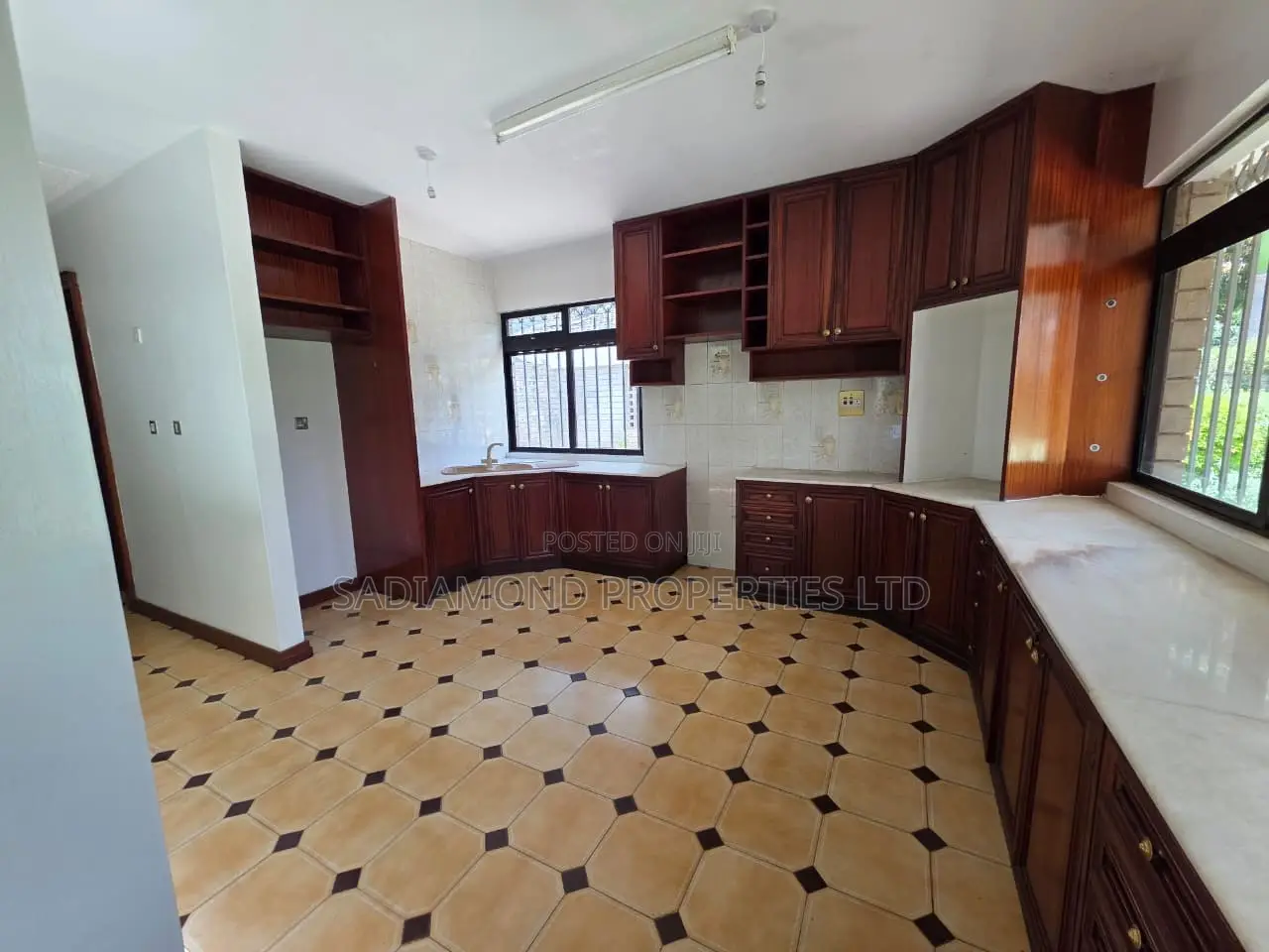 5bdrm Townhouse / Terrace in Muthaiga for rent