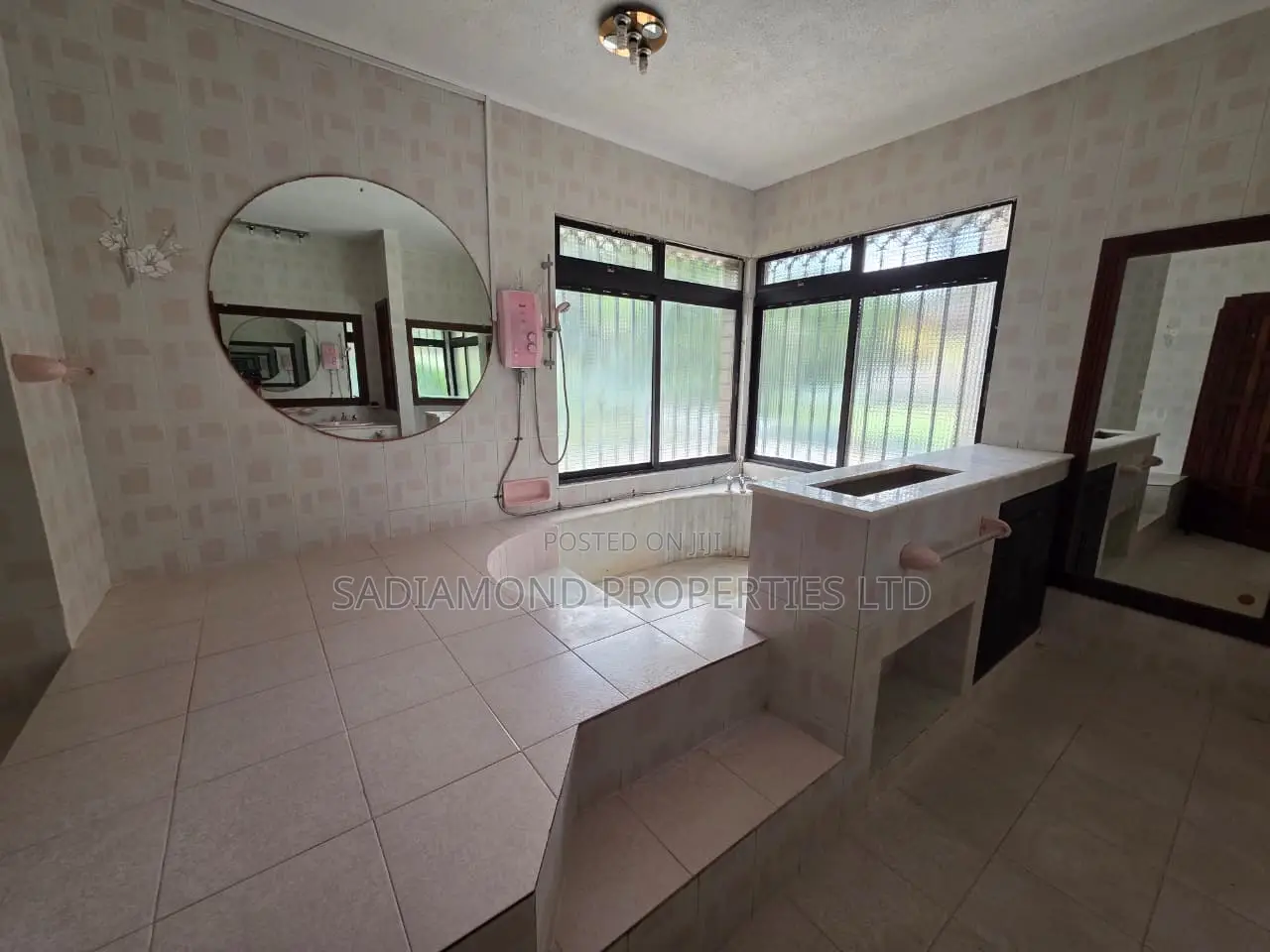 5bdrm Townhouse / Terrace in Muthaiga for rent