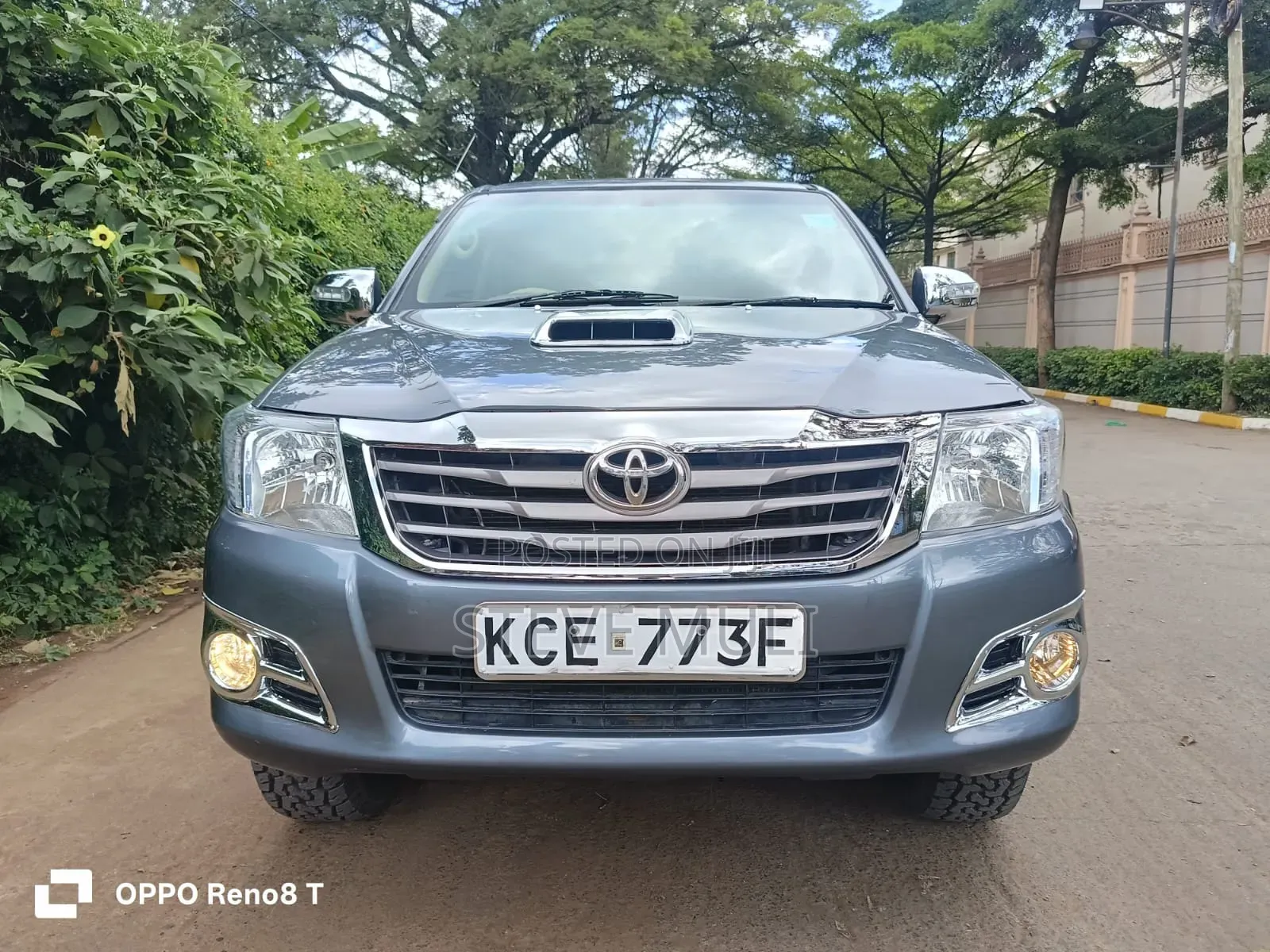 Toyota Hilux 2009 Gray
