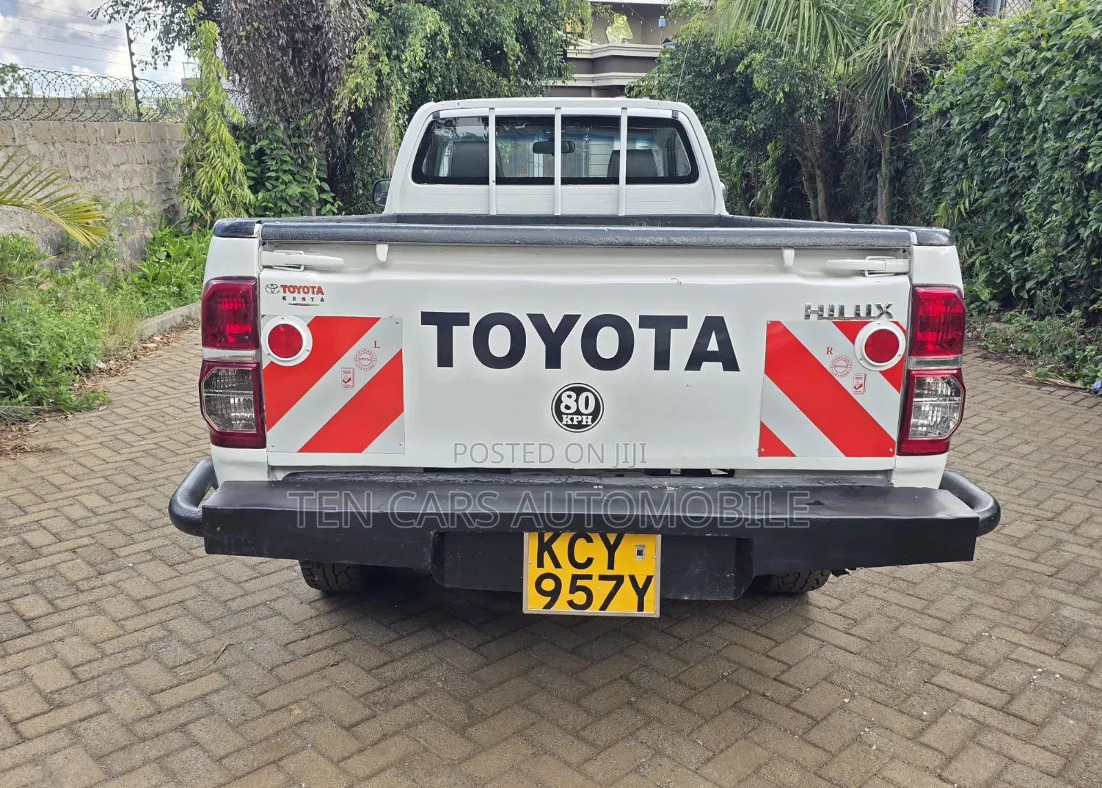 Toyota Hilux 2012 White