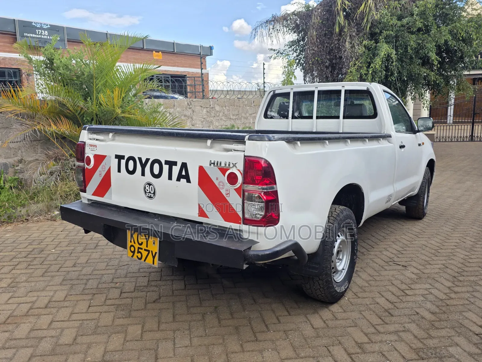 Toyota Hilux 2012 White