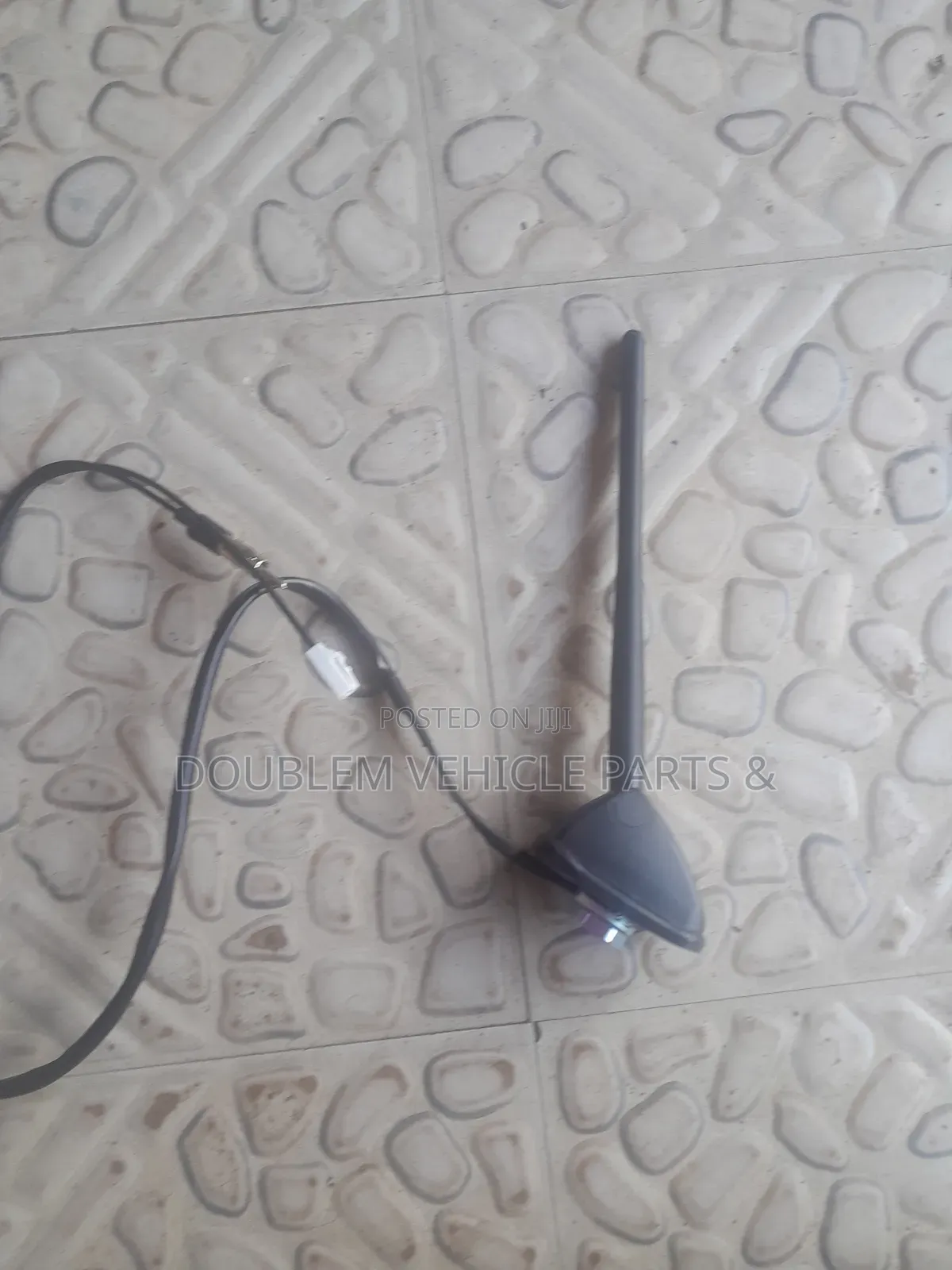 Car Roof Antenna Universal Aerial Tv/Fm/Am Adjustable Base With Screw