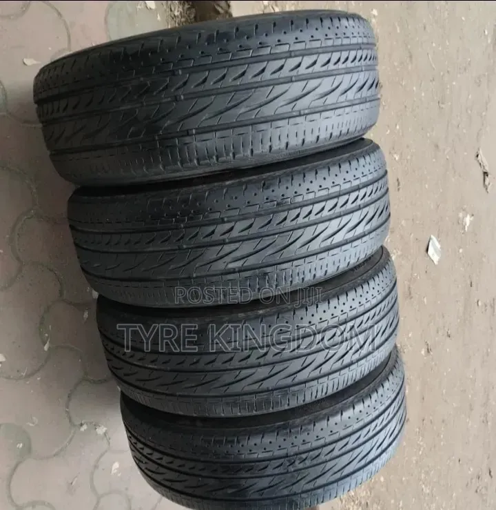 225/60r17 Slightly Used Toyo Tyres