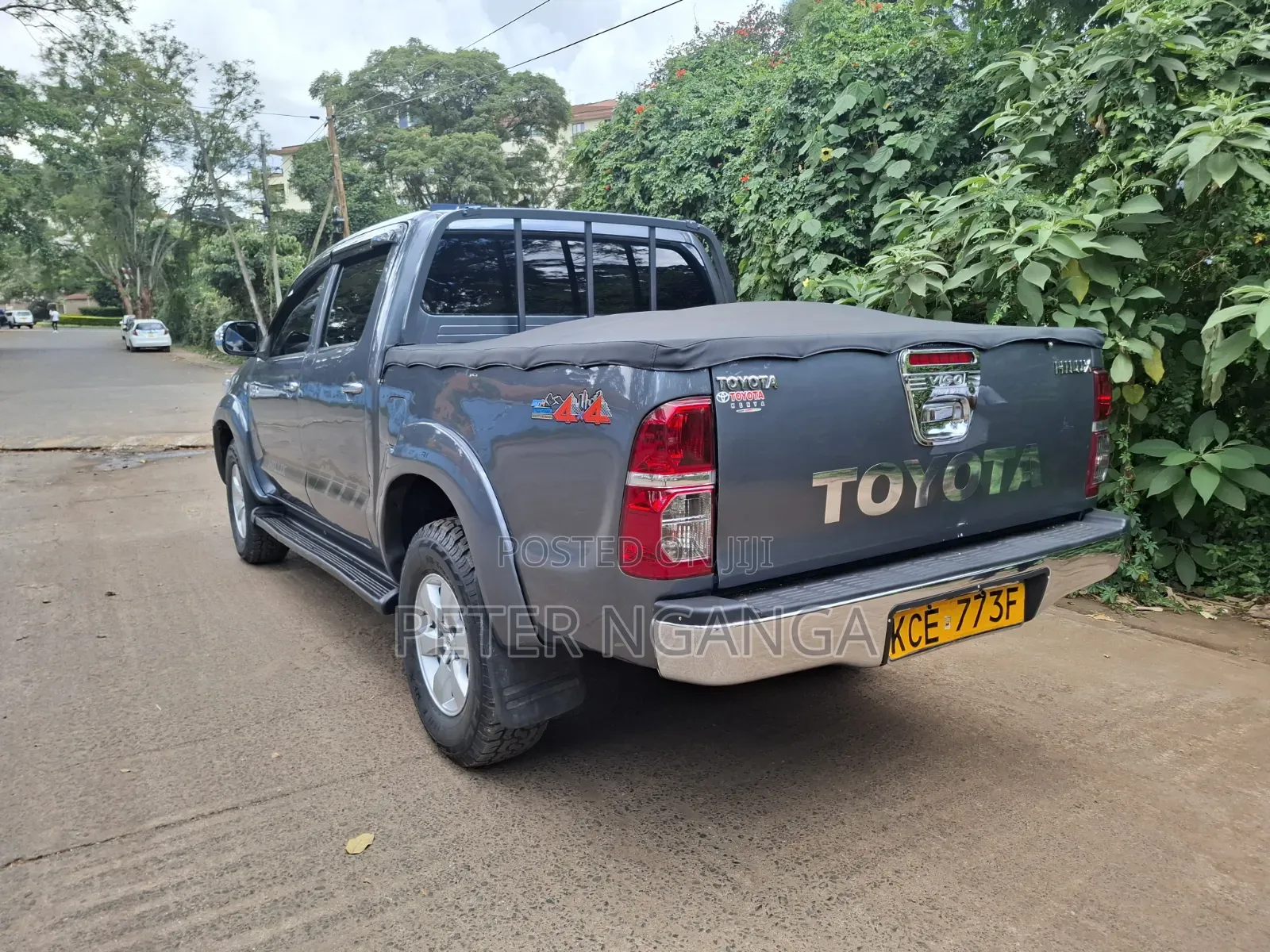 Toyota Hilux 2009 Gray