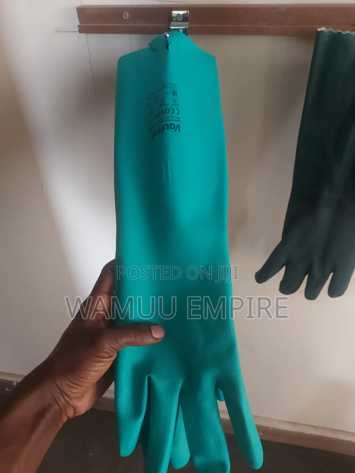 Vaultex Branded Nitrile Chemical-resistant Gauntlet Gloves