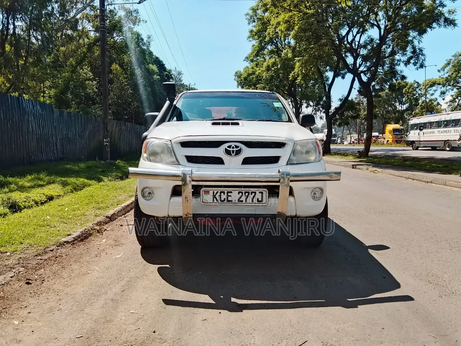 Toyota Hilux 2009 White