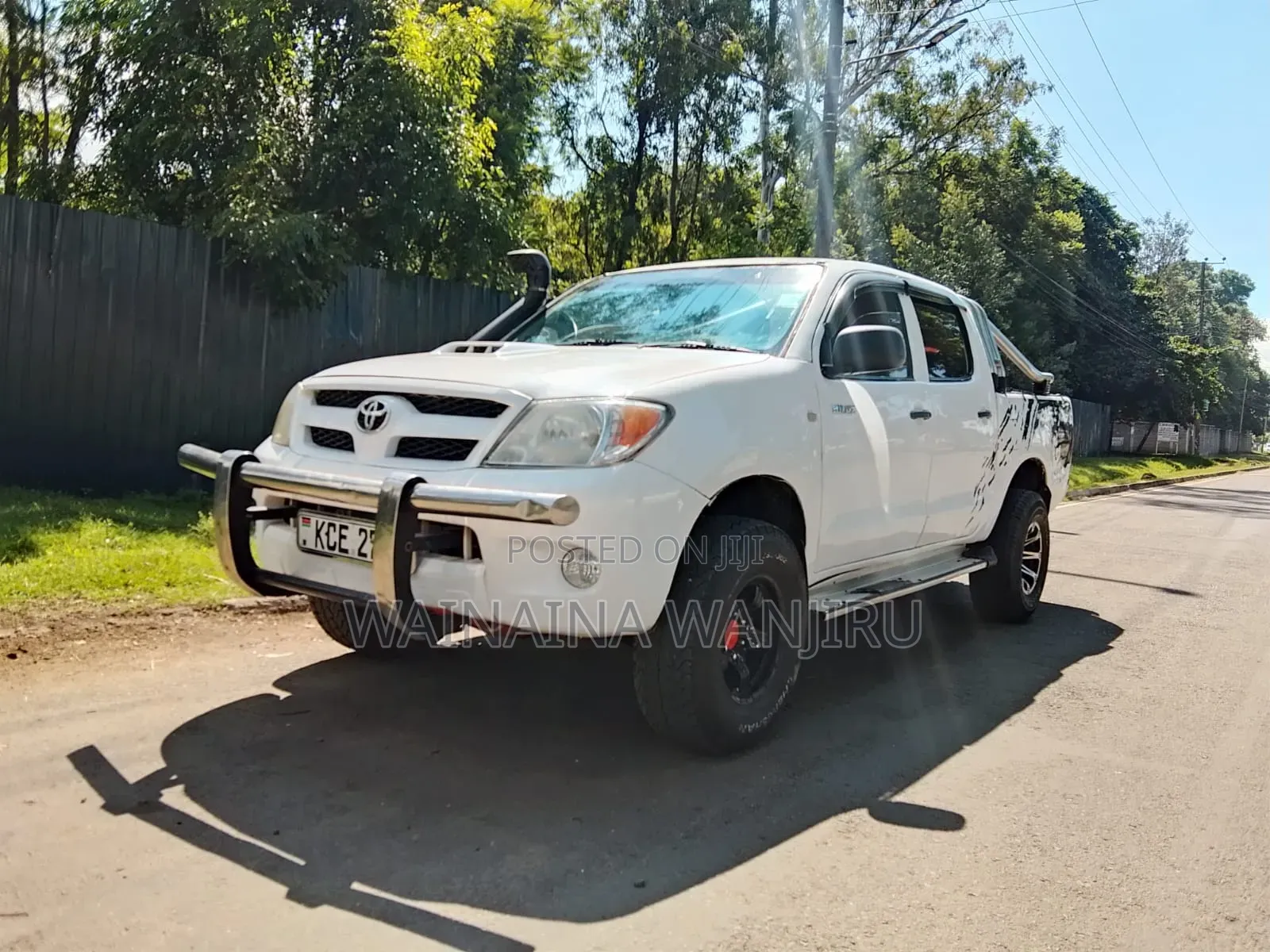 Toyota Hilux 2009 White