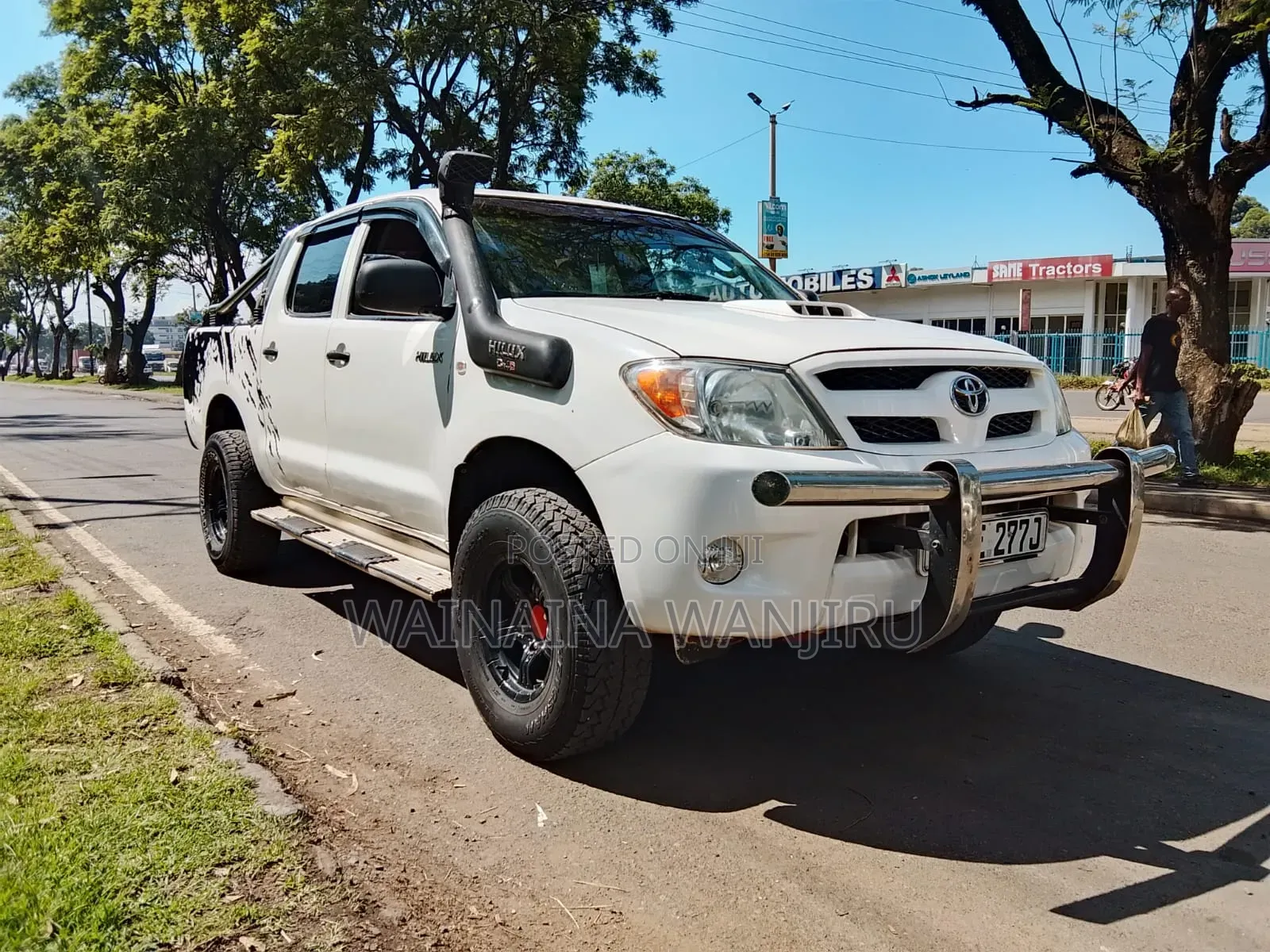 Toyota Hilux 2009 White