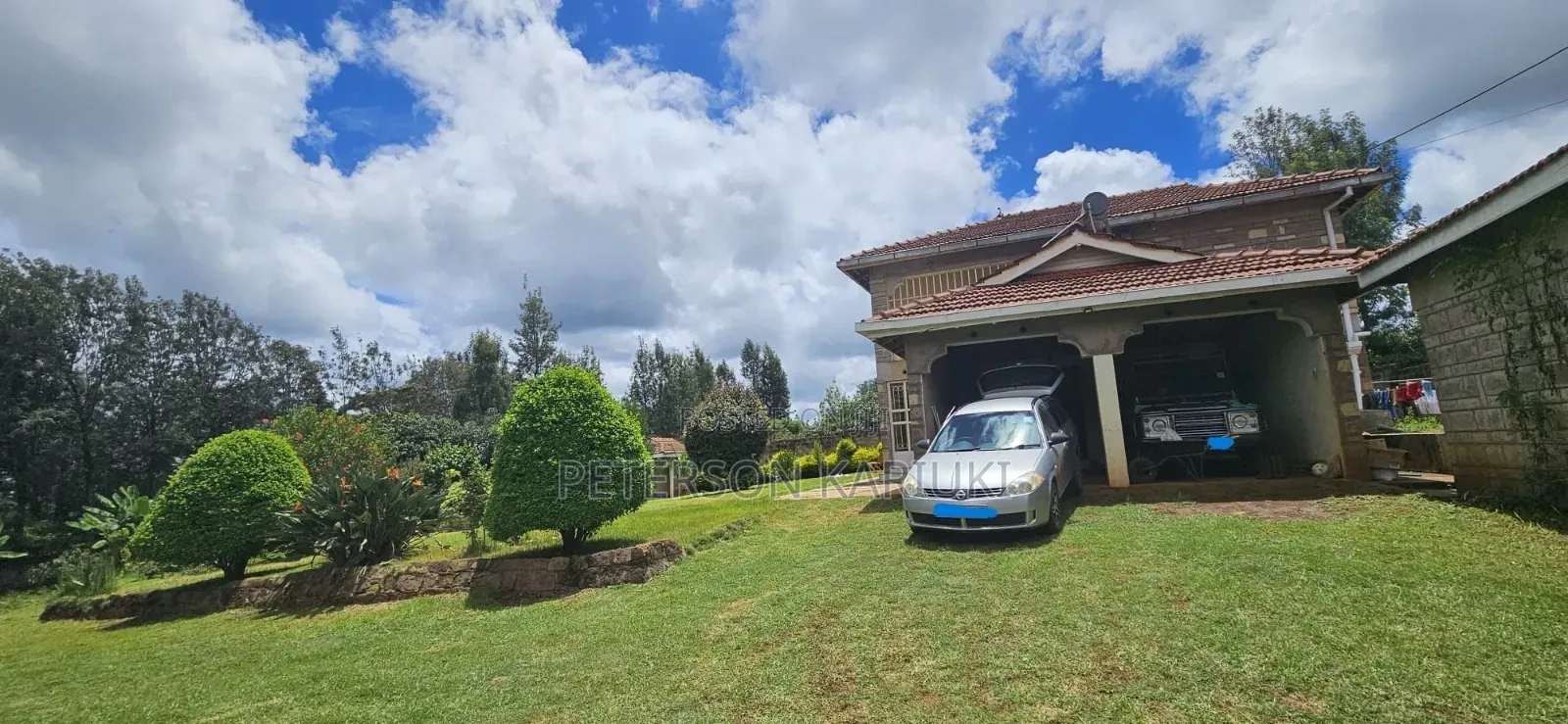 5bdrm Maisonette in Seketo, Oluulua for sale