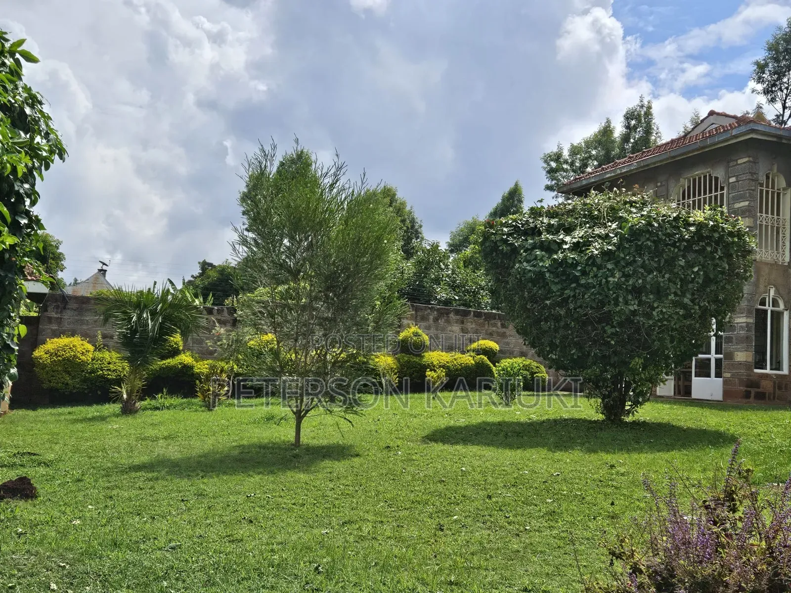 5bdrm Maisonette in Seketo, Oluulua for sale