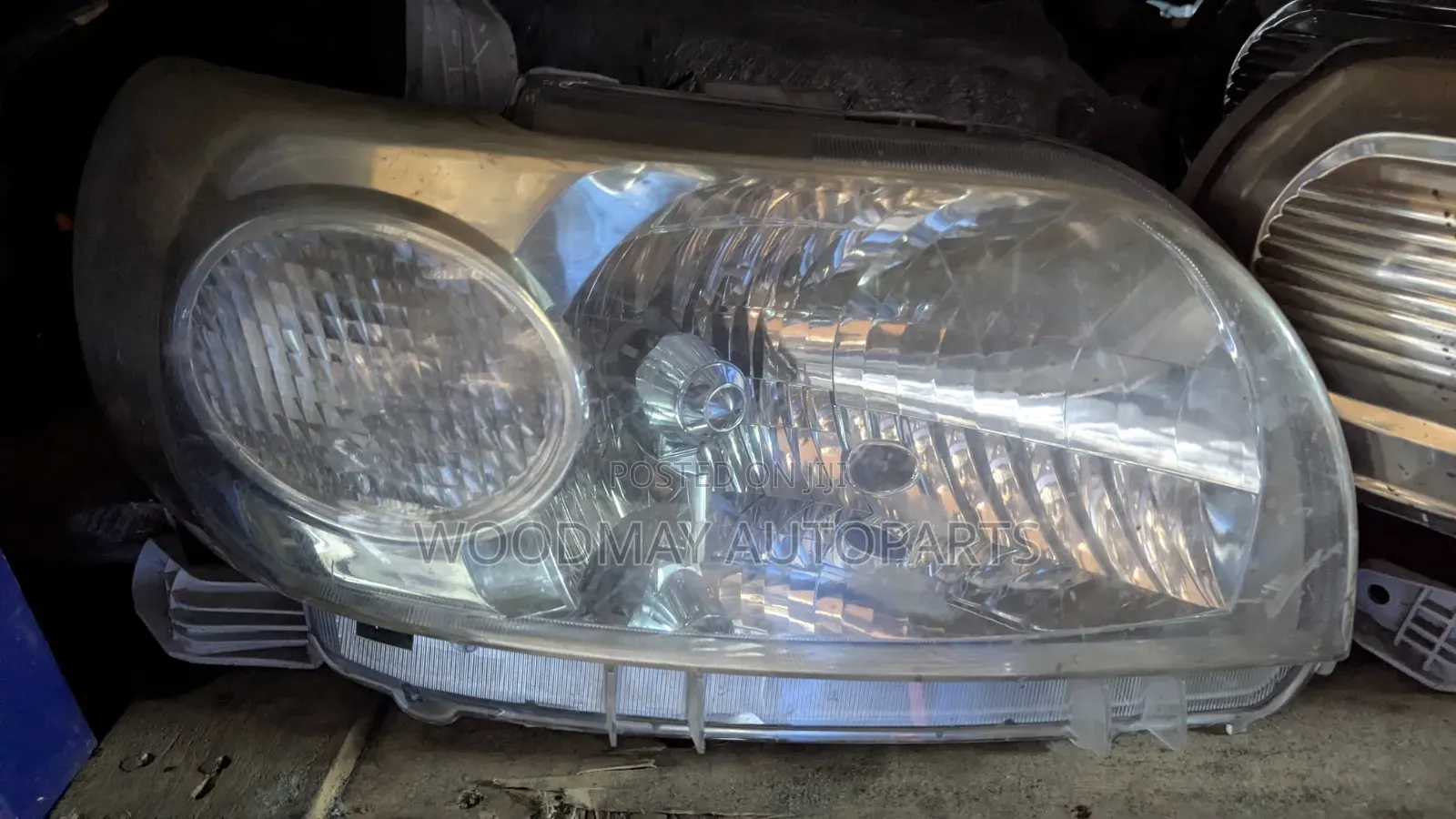 Toyota Porte Headlight