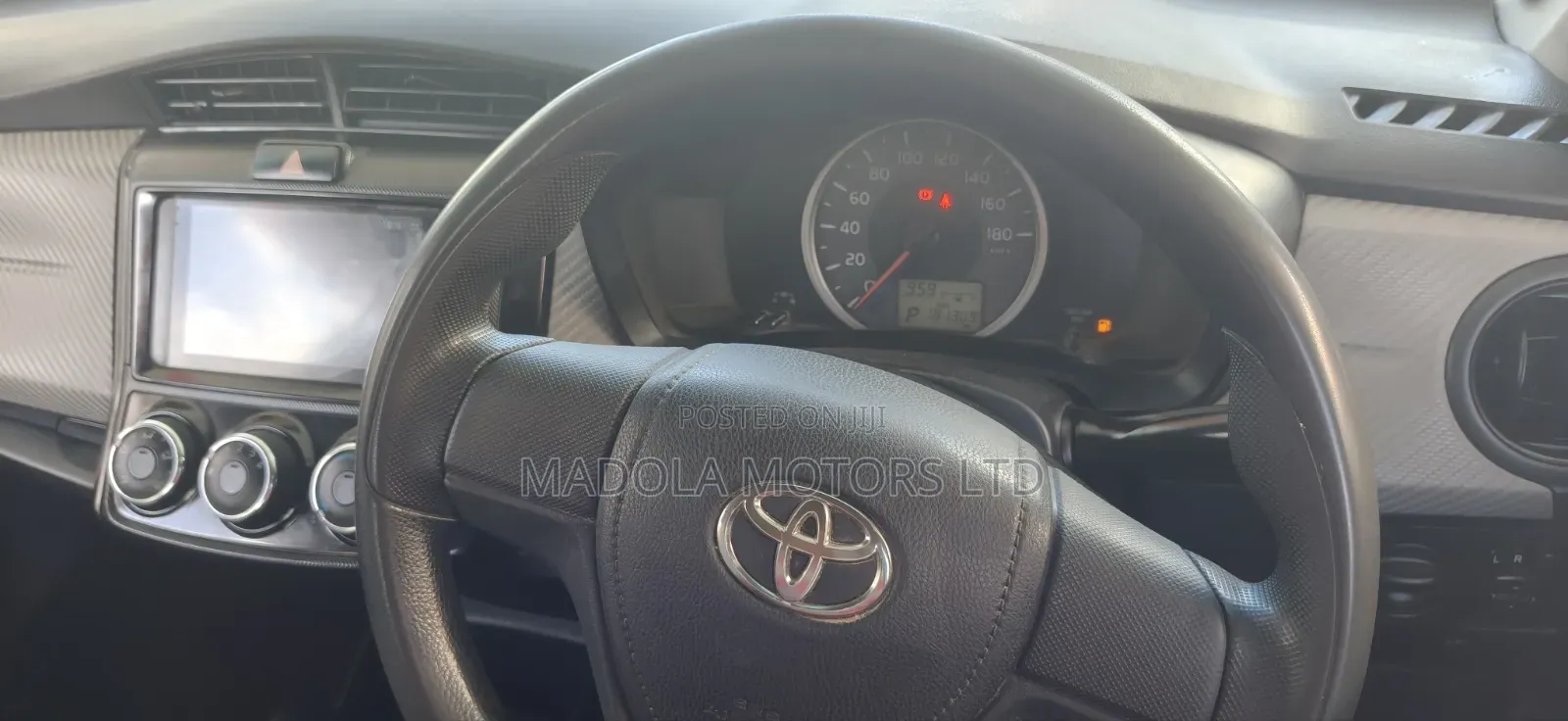 Toyota Axio 1.5 G 2WD 2013 Silver