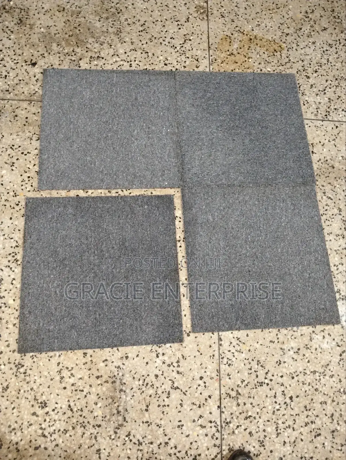 Stone-Effect Floor Tiles/ Carpet Tiles