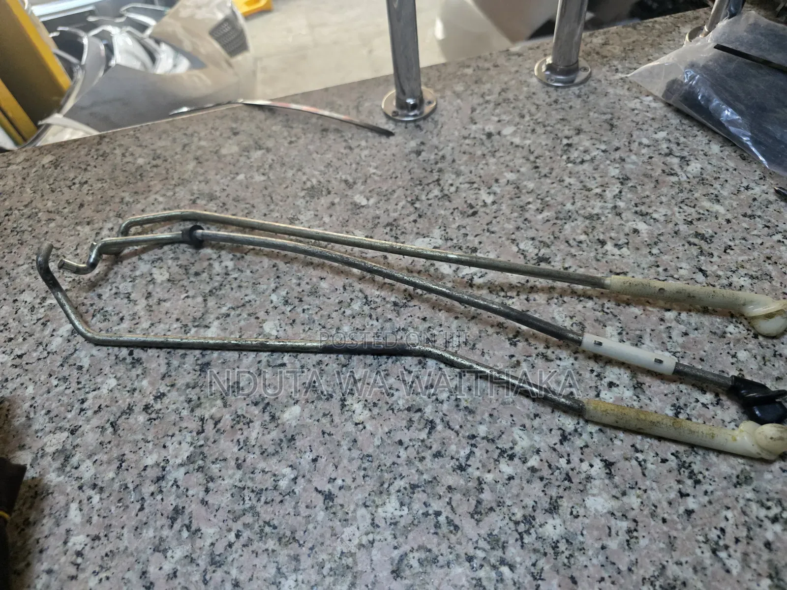 Bonet Stand Toyota Vitz ,Ractis