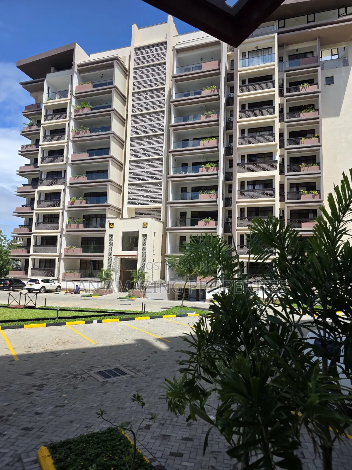 5bdrm Penthouse in Nyali for sale