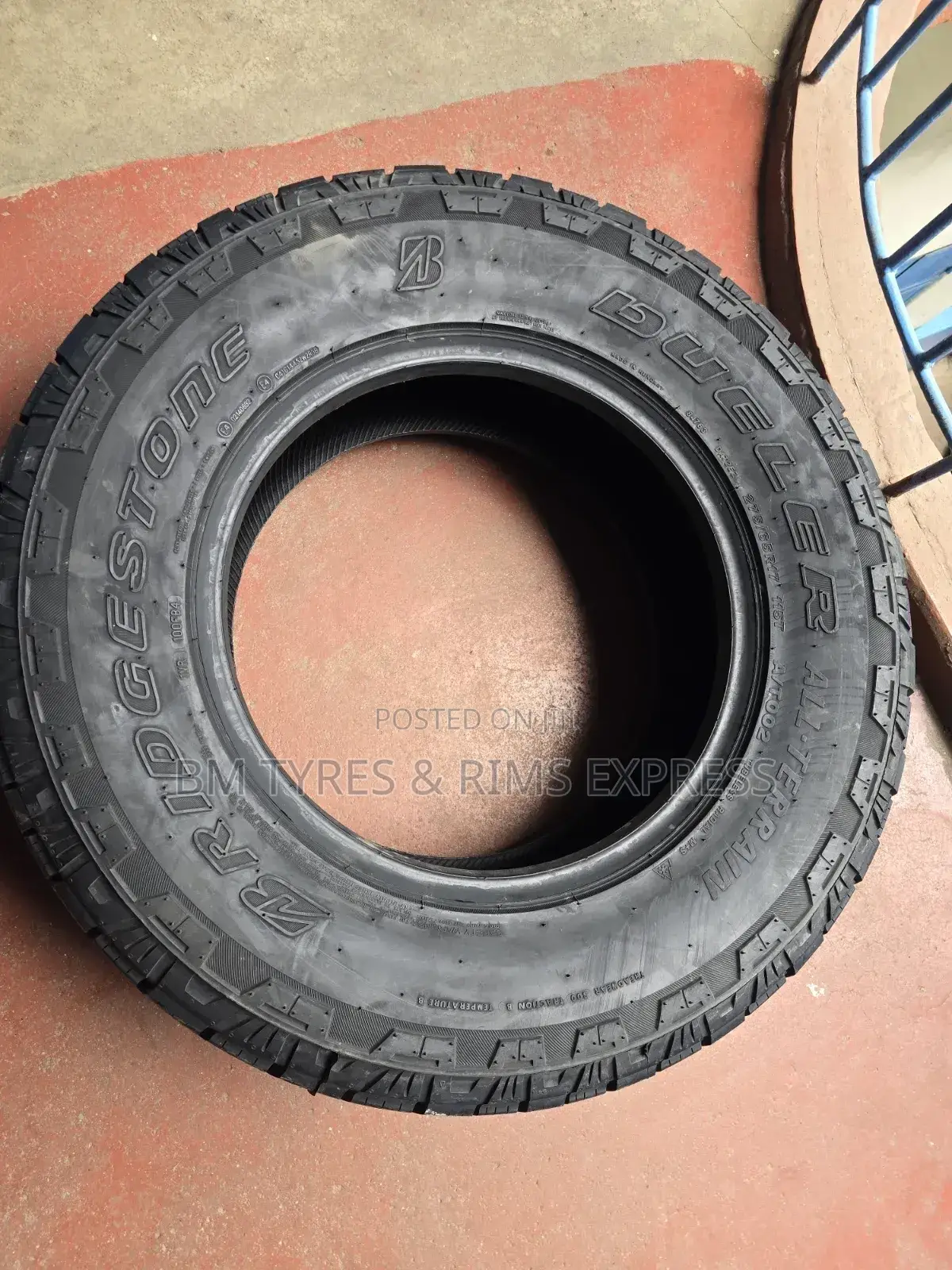 275 /65 R17 Bridgstone Tyres (All Terrein)
