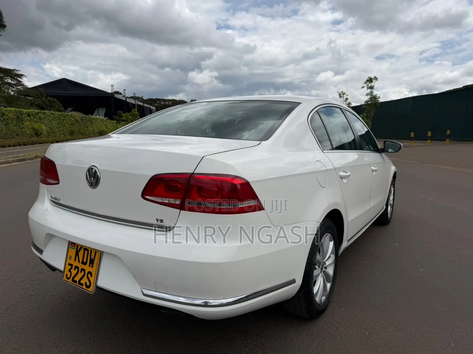 Volkswagen Passat 2013 White