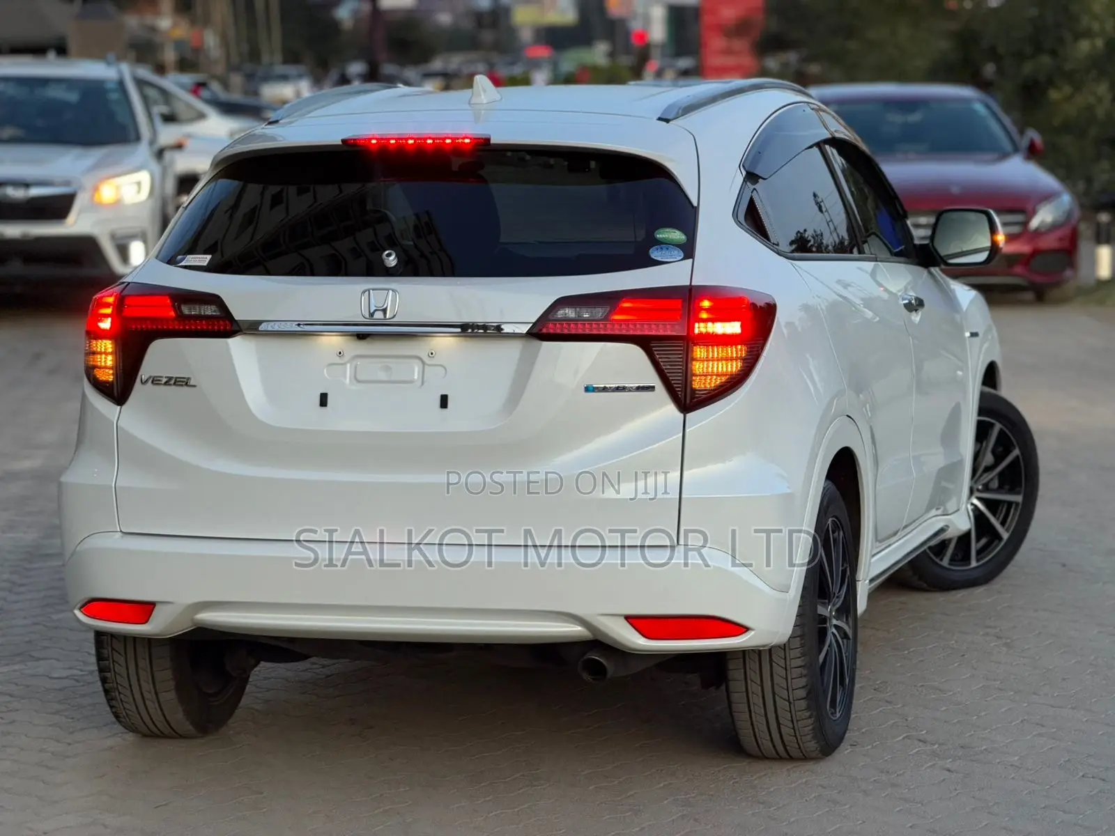 Honda Vezel 1.5 Hybrid 4WD 2018 White