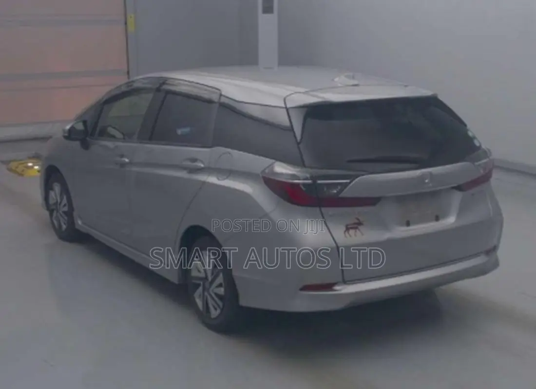 Honda Fit Shuttle 1.5 Hybrid 2WD 2019 Silver